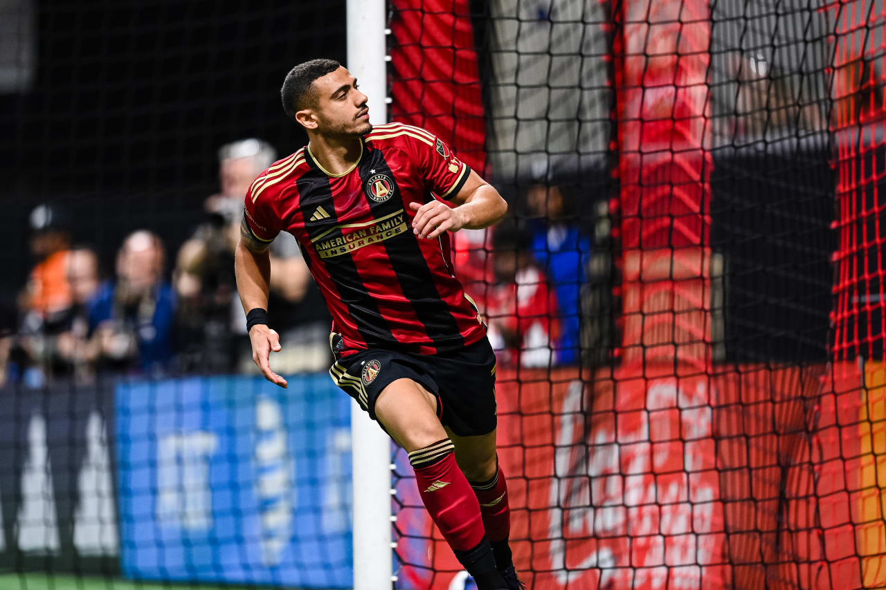 Atlanta United forward Giorgos Giakoumakis #7 celebrates with teammates after a goal during the first half during the match against New York Red Bulls at Mercedes-Benz Stadium in Atlanta, GA on Saturday April 1, 2023. (Photo by Mitchell Martin/Atlanta United)