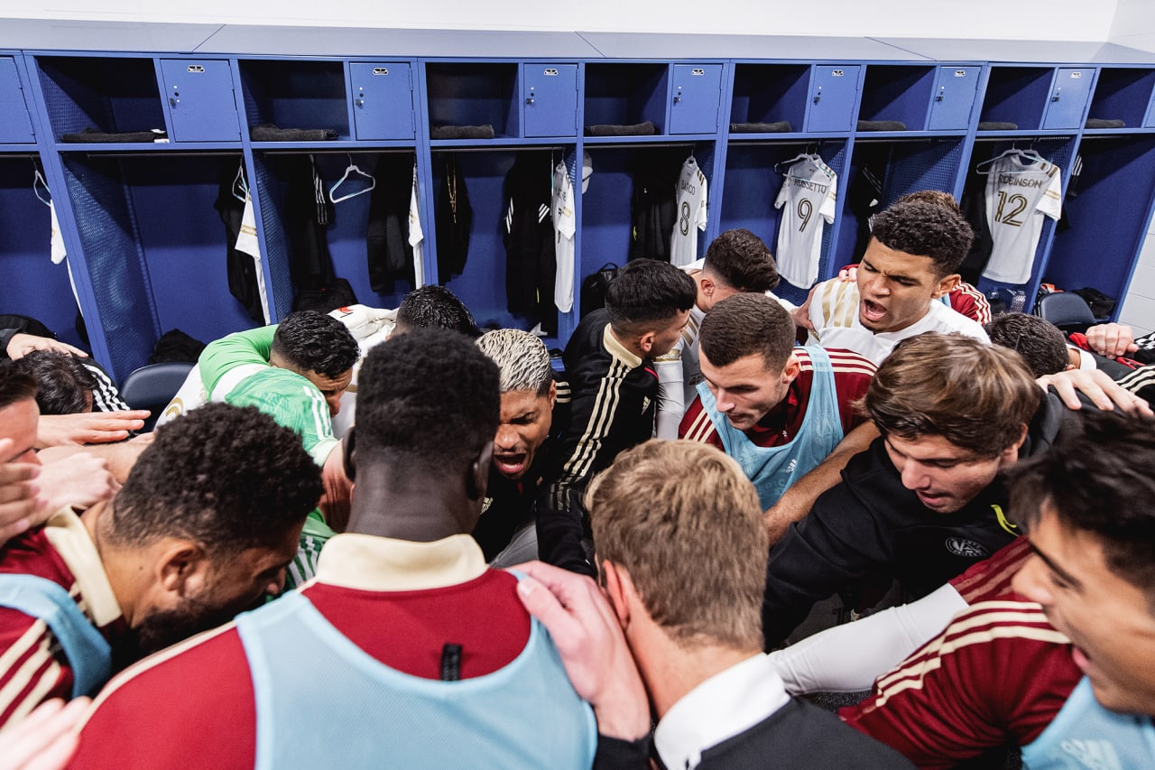 Atlanta United huddles in the locker room before the match against FC Cincinnati at TQL Stadium in Cincinnati, Ohio, on Sunday November 7, 2021. (Photo by Jacob Gonzalez/Atlanta United