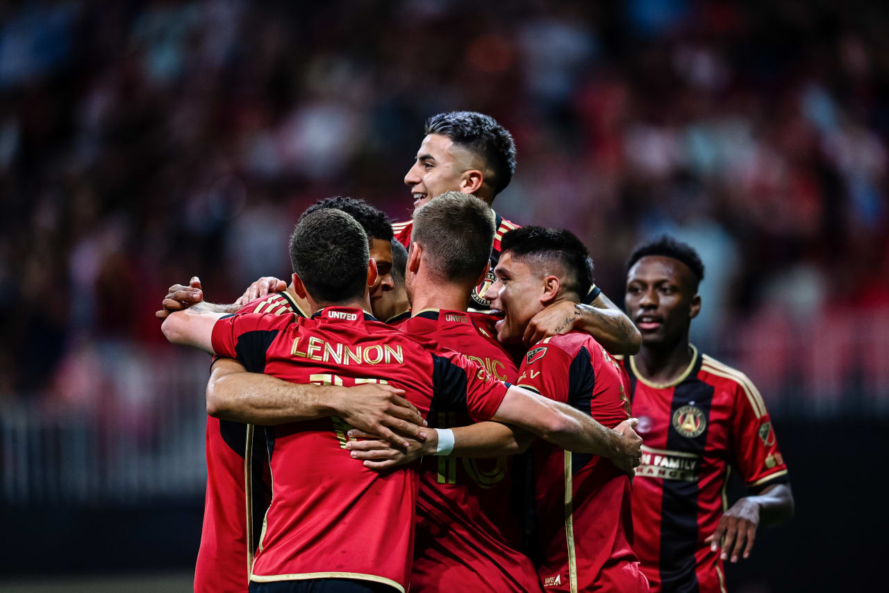 Atlanta United forward Giorgos Giakoumakis #7 celebrates with teammates after a goal during the first half during the match against New York Red Bulls at Mercedes-Benz Stadium in Atlanta, GA on Saturday April 1, 2023. (Photo by Mitchell Martin/Atlanta United)