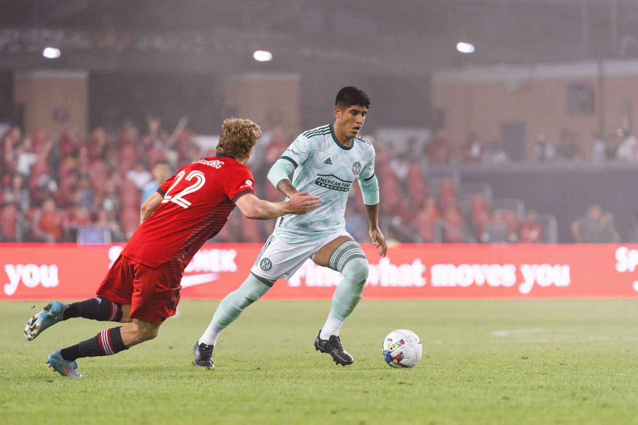 Atlanta United defender Alan Franco #6 dribbles the ball during the second half of the match against Toronto FC at BMO Field in Toronto, Canada on Saturday June 25, 2022. (Photo by Dakota Williams/Atlanta United)