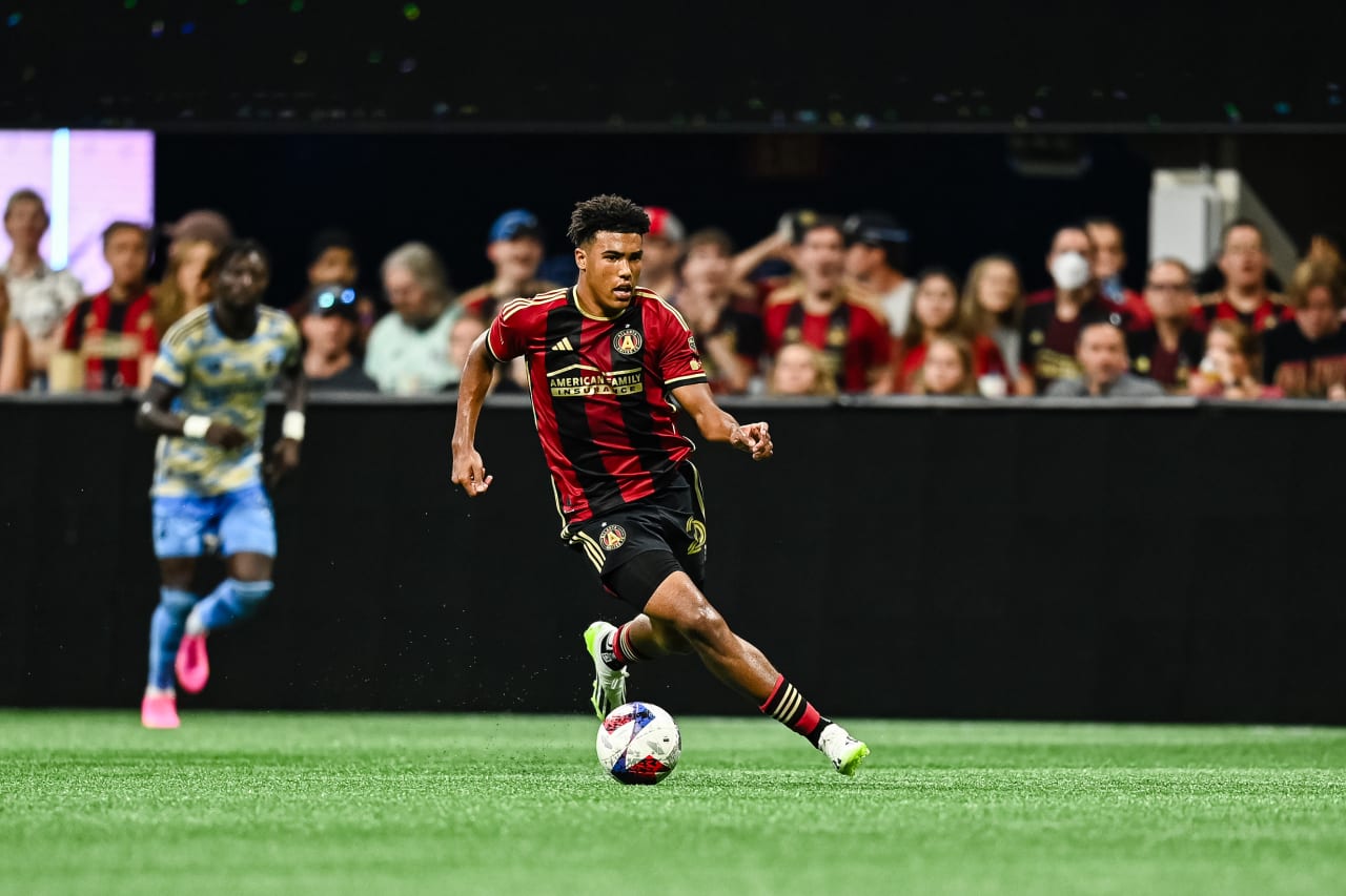 Atlanta United defender Caleb Wiley #26 dribbles during the first half of the match against Philadelphia Union at Mercedes-Benz Stadium in Atlanta, GA on Sunday, July 2, 2023. (Photo by Mitchell Martin/Atlanta United)