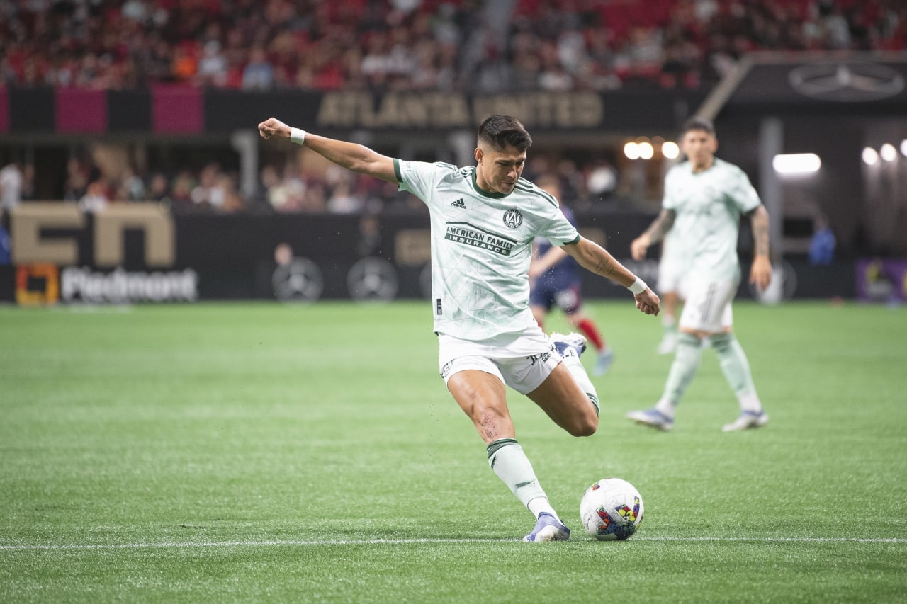 Atlanta United forward Luiz Araújo #19 with an attempt at goal during the match against Chicago Fire FC at Mercedes-Benz Stadium in Atlanta, United States on Saturday May 7, 2022. (Photo by Kyle Hess/Atlanta United)