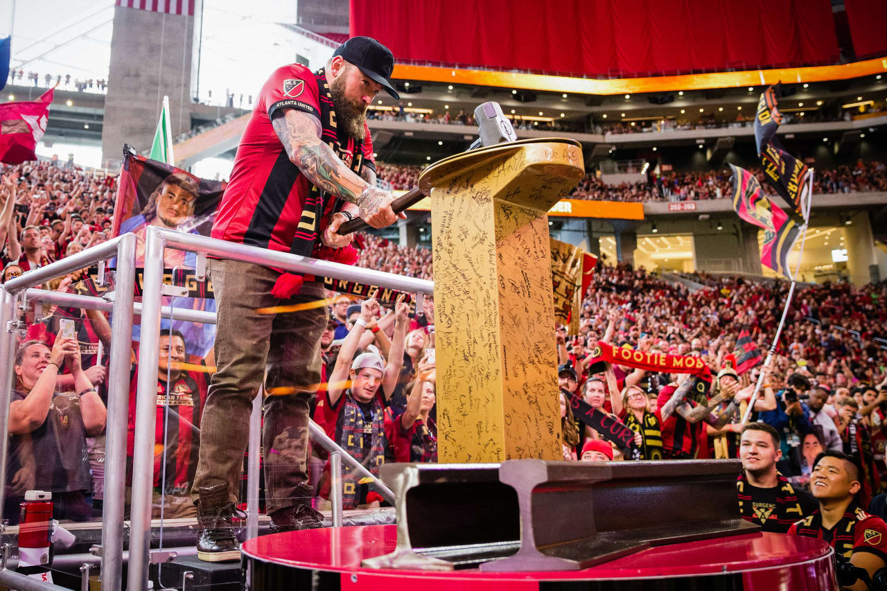 Atlanta singer Zac Brown hit the Spike on September 10, 2017 vs FC Dallas in our first match at Mercedes-Benz Stadium
