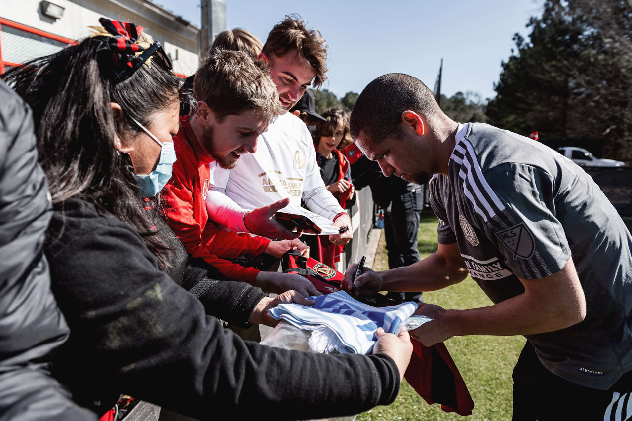 Atlanta United midfielder Osvaldo Alonso #16 signs autographs for supporters during the preseason match against the Georgia Revolution at Turner Soccer Complex in Athens, Georgia, on Sunday January 30, 2022. (Photo by Jacob Gonzalez/Atlanta United)