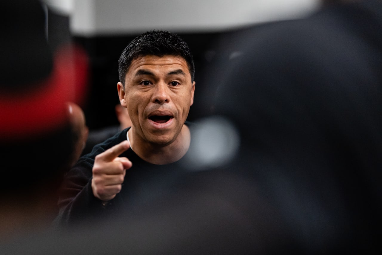 Atlanta United Head Coach Gonzalo Pineda talks to his team before the match against Charlotte FC at Bank of America Stadium in Charlotte, North Carolina on Saturday, March11, 2023. (Photo by Mitch Martin/Atlanta United)