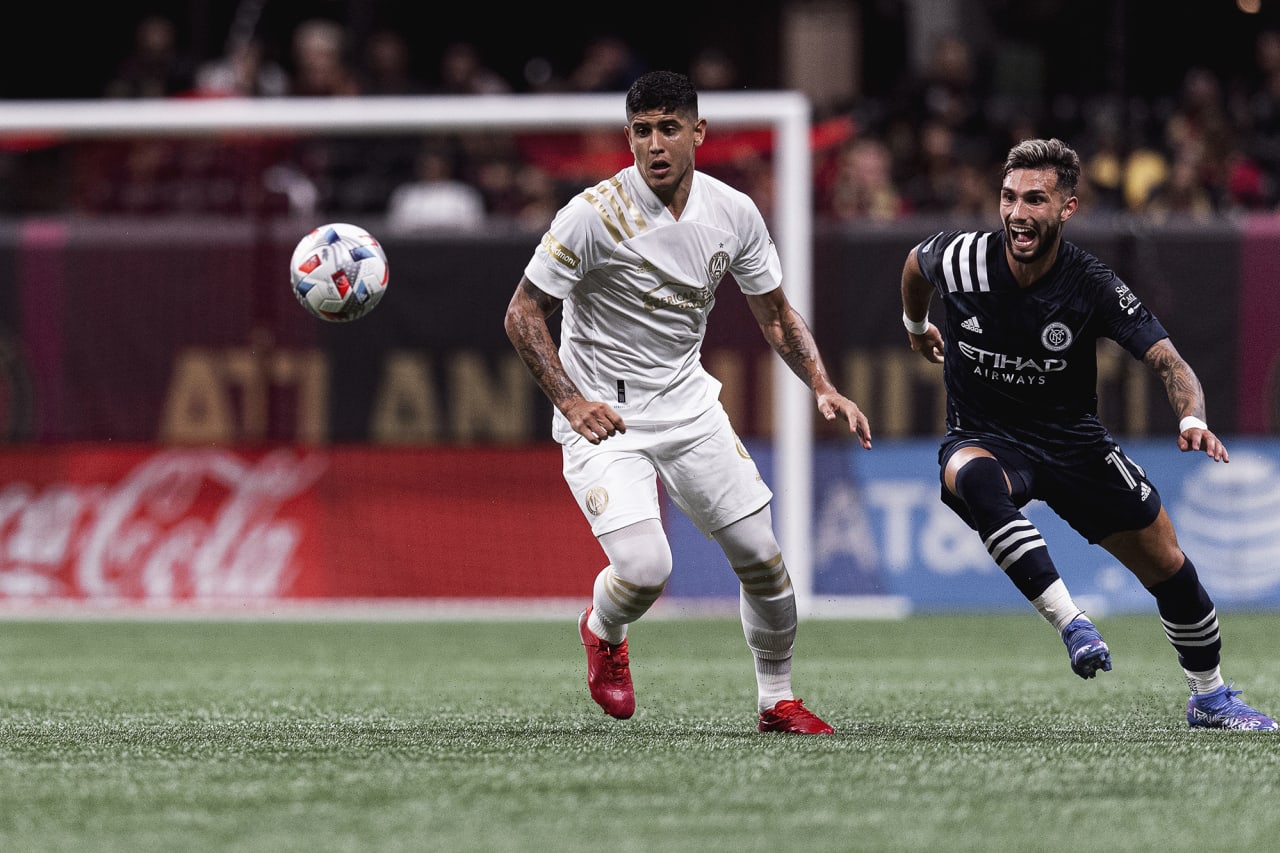 Atlanta United defender Alan Franco #6 dribbles the ball during the match against New York City FC at Mercedes-Benz Stadium in Atlanta, Georgia on Wednesday October 20, 2021. (Photo by Jacob Gonzalez/Atlanta United)