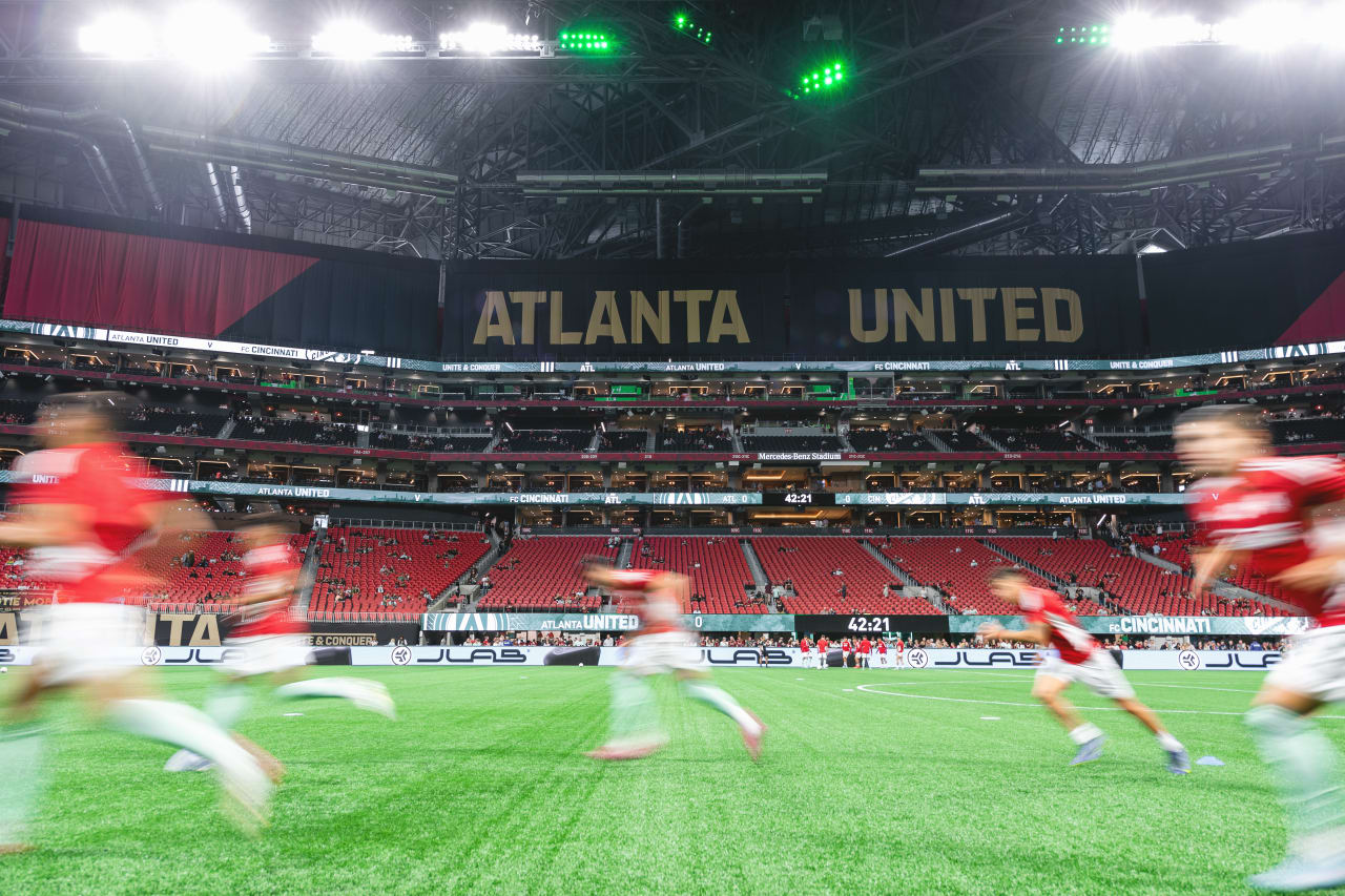 Atlanta United players warm up before the match against Cincinnati FC at Mercedes-Benz Stadium in Atlanta, United States on Saturday April 16, 2022. (Photo by Dakota Williams/Atlanta United)