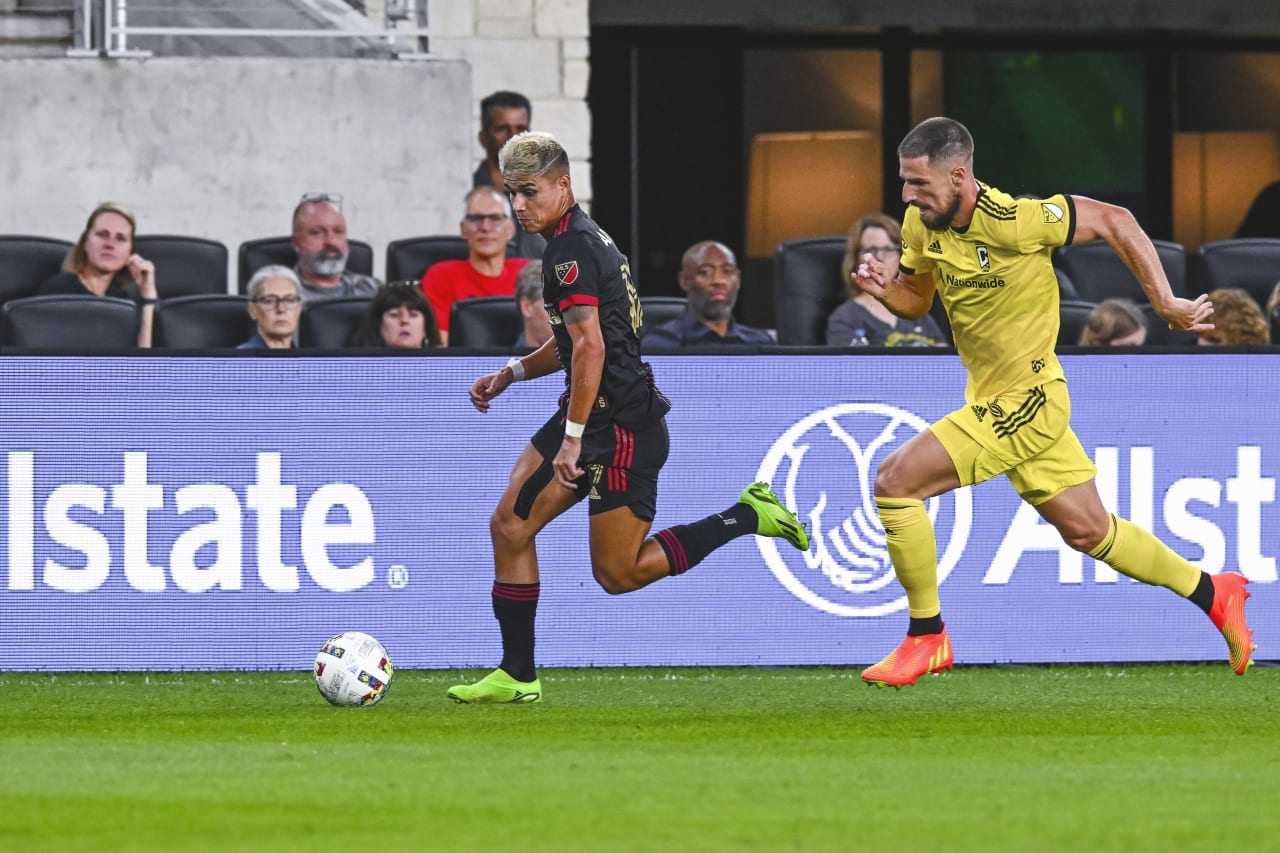Atlanta United forward Luiz Araújo #19  dribbles the ball during the match against Columbus Crew at Lower.com Field in Columbus, United States on Sunday August 21, 2022. (Photo by Ben Jackson/Atlanta United)