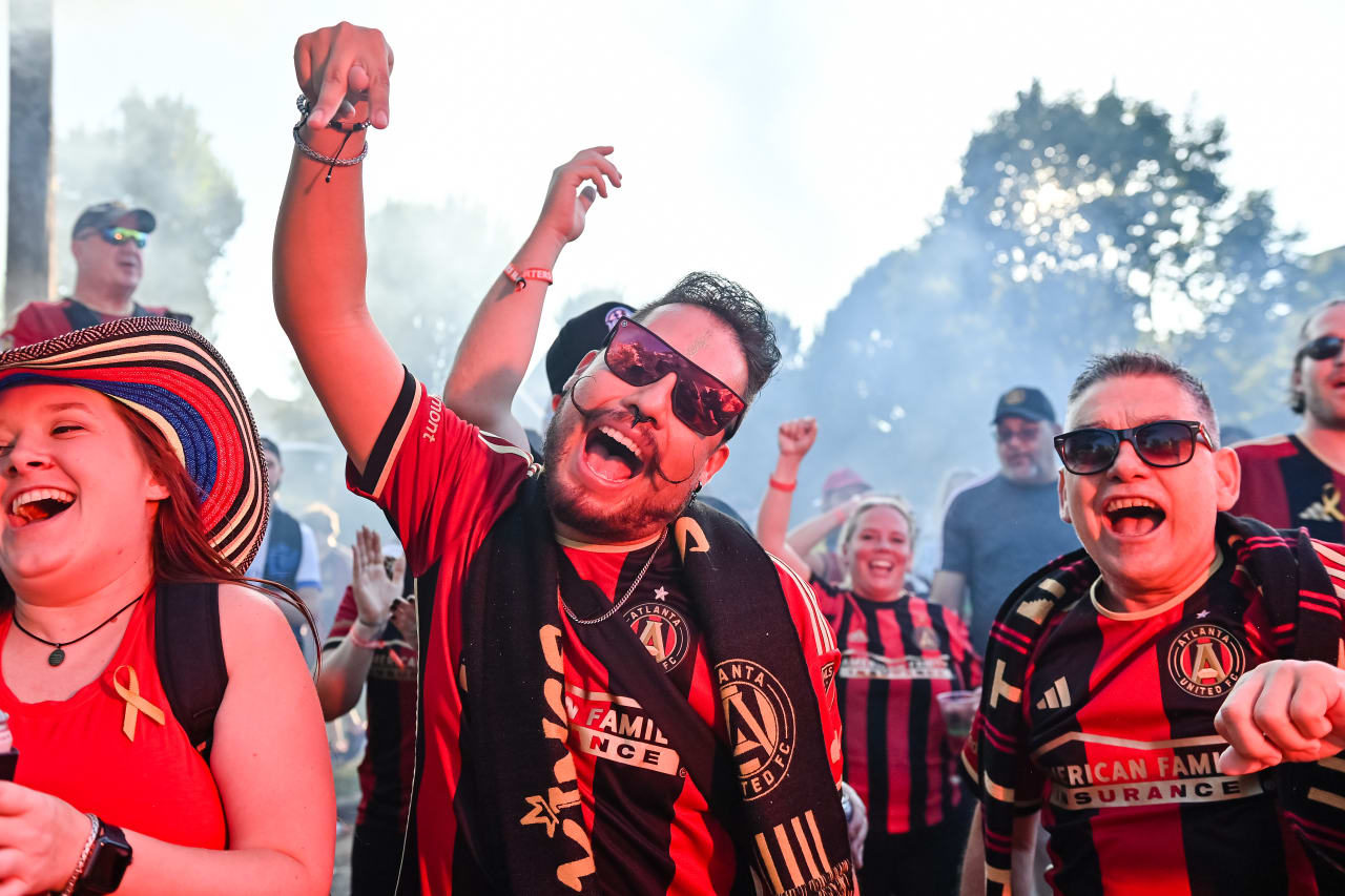 Supporters march prior to the match against CF Montreal at Mercedes-Benz Stadium in Atlanta, GA on Saturday, September 23, 2023. (Photo by Asher Greene/Atlanta United)