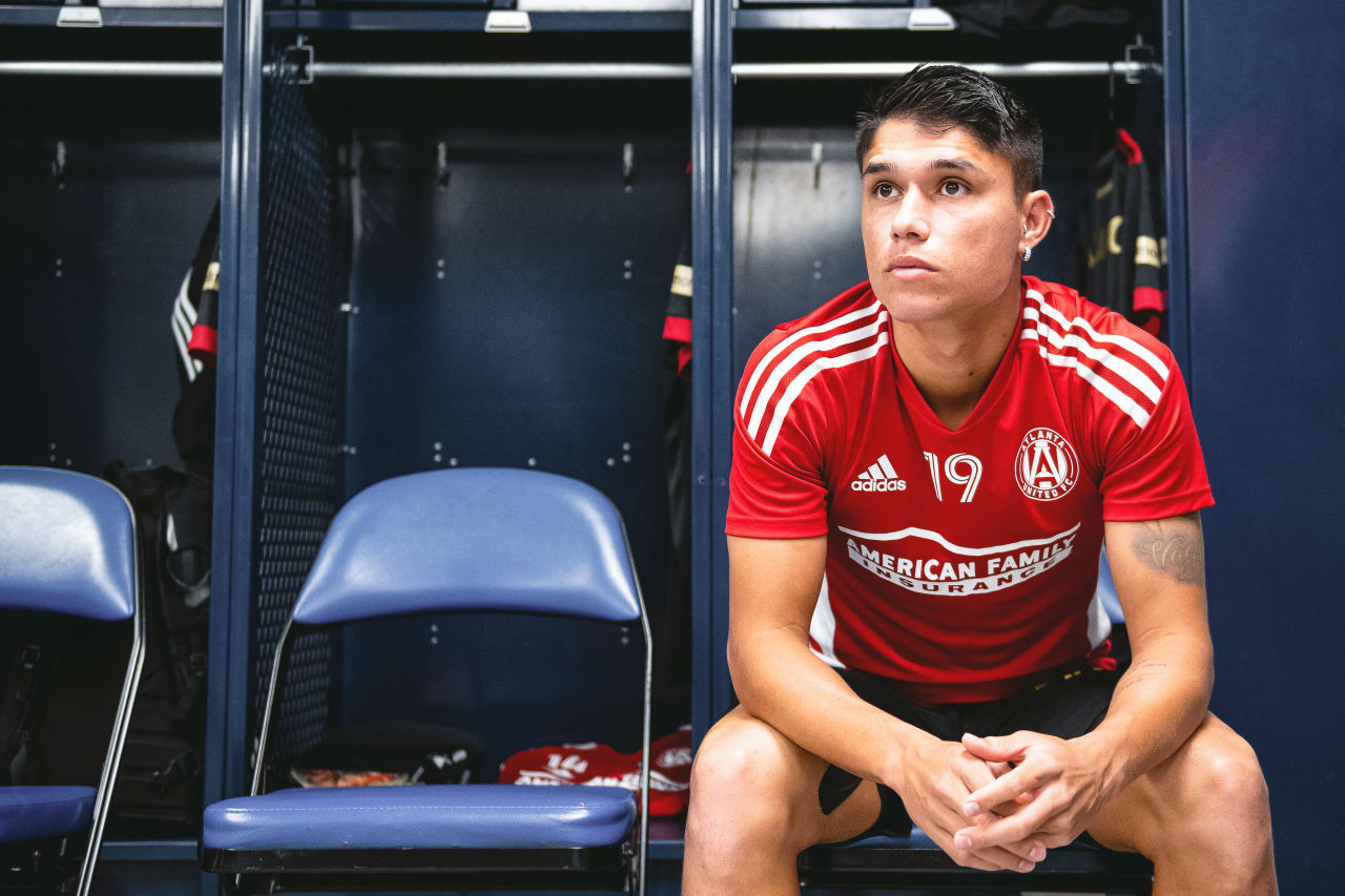 Atlanta United forward Luiz Araújo #19 warms up in the locker room prior to the match against New York Red Bulls at Red Bull Arena in Harrison, United States on Thursday June 30, 2022. (Photo by Dakota Williams/Atlanta United)