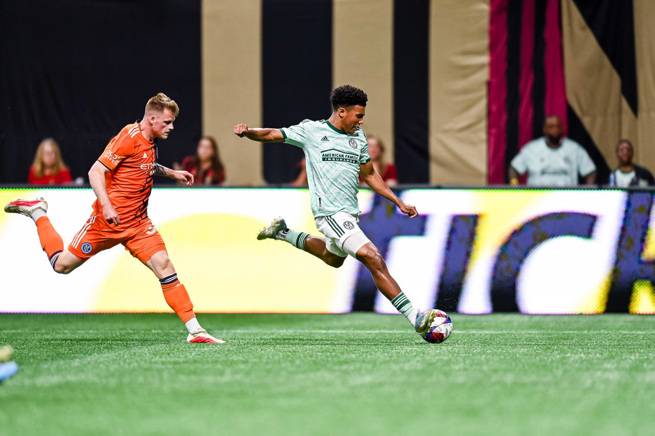 Atlanta United defender Caleb Wiley #26 passes the ball during the match against New York City FC at Mercedes-Benz Stadium in Atlanta, GA on Wednesday, June 21, 2023. (Photo by Mitchell Martin/Atlanta United)