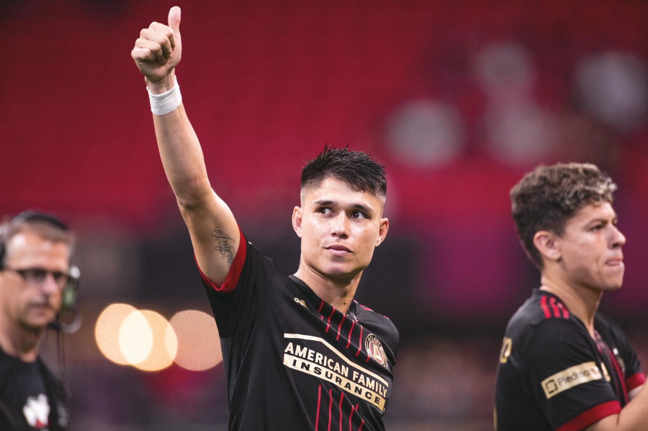 Atlanta United forward Luiz Araújo #19 interacts with supporters during the match against New England Revolution at Mercedes-Benz Stadium in Atlanta, United States on Sunday May 15, 2022. (Photo by Kyle Hess/Atlanta United)