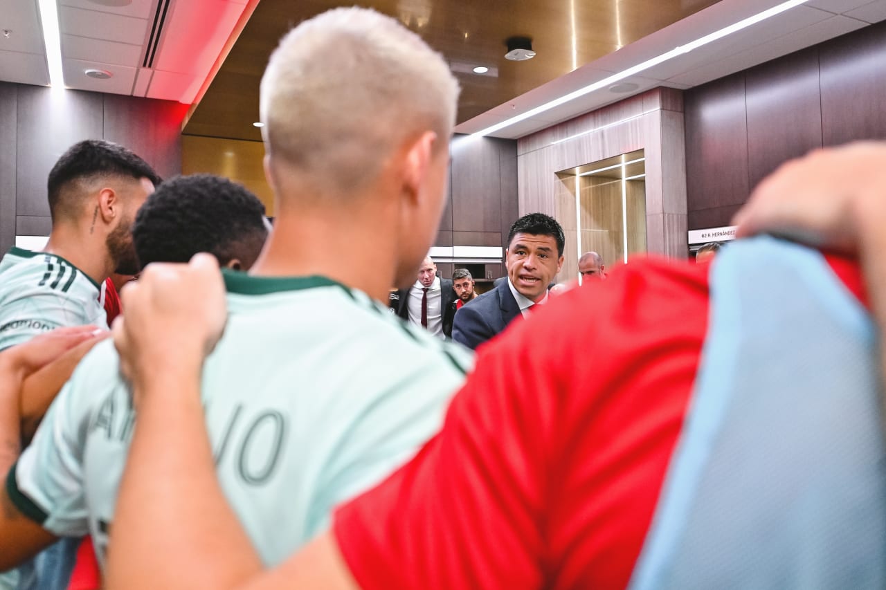 Atlanta United Head Coach Gonzalo Pineda addresses the team huddle in the locker room prior to the match against Seattle Sounders FC at Mercedes-Benz Stadium in Atlanta, United States on Saturday August 6, 2022. (Photo by Dakota Williams/Atlanta United)