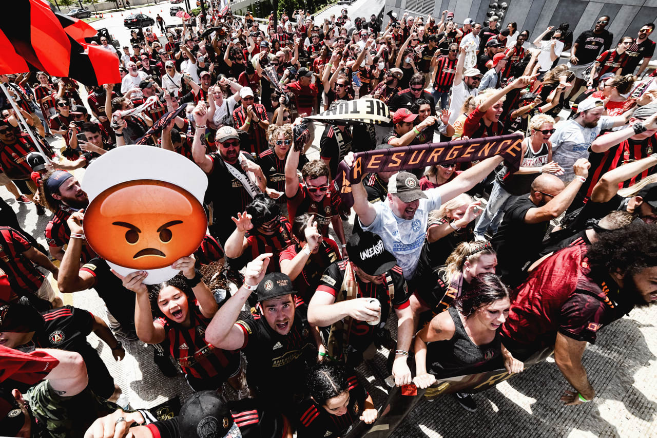 Atlanta United supporters march before the match against Los Angeles FC at Mercedes-Benz Stadium in Atlanta, Georgia on Sunday August 15, 2021. (Photo by Adam Hagy/Atlanta United)