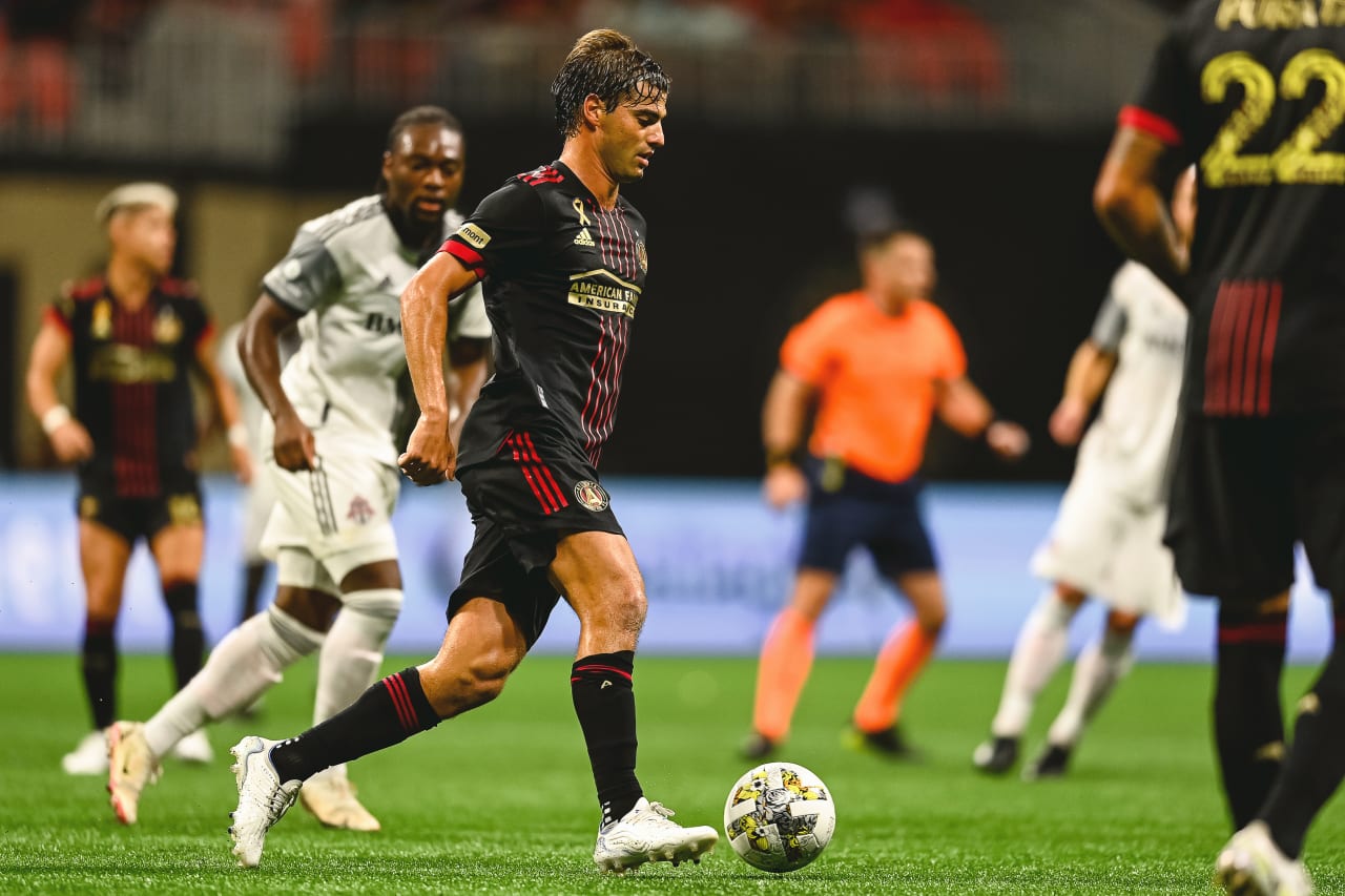 Atlanta United midfielder Santiago Sosa #5 dribbles during the first half during the match against Toronto FC at Mercedes-Benz Stadium in Atlanta, United States on Saturday September 10, 2022. (Photo by Mitchell Martin/Atlanta United)