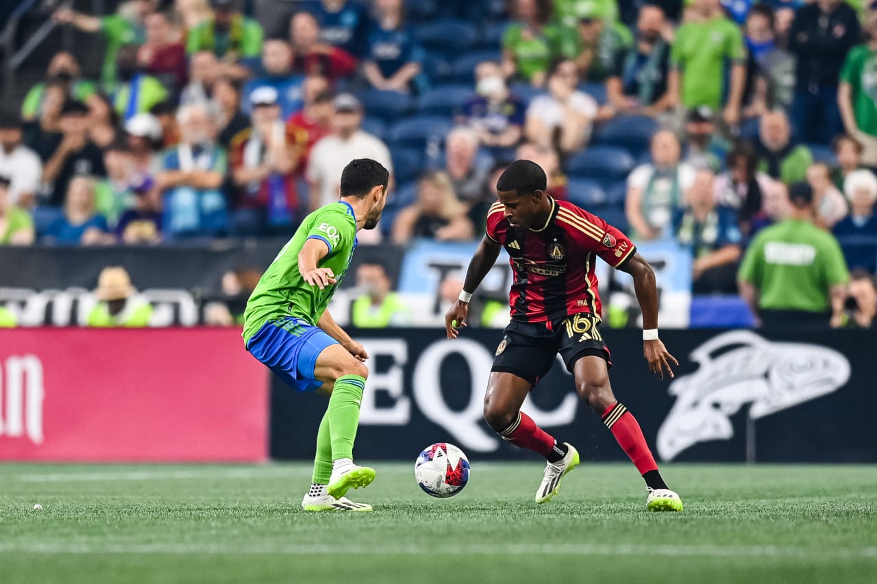 Atlanta United forward Xande Silva #16 dribbles during the first half of the match against Seattle Sounders FC at Lumen Field in Seattle, WA on Sunday, August 20, 2023. (Photo by Mitch Martin/Atlanta United)