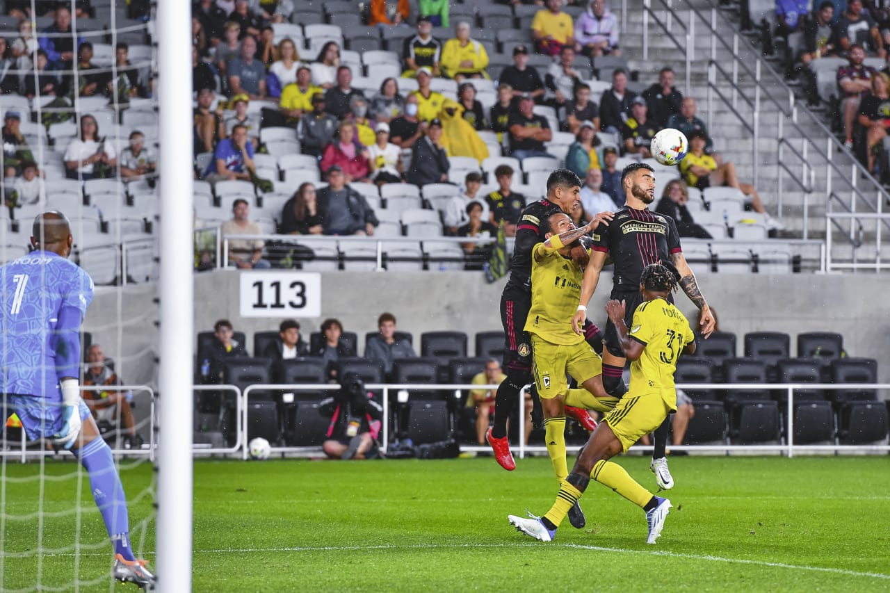 Atlanta United defender Juan José Sanchez Purata #22 goes up for the ball during the match against Columbus Crew at Lower.com Field in Columbus, United States on Sunday August 21, 2022. (Photo by Ben Jackson/Atlanta United)