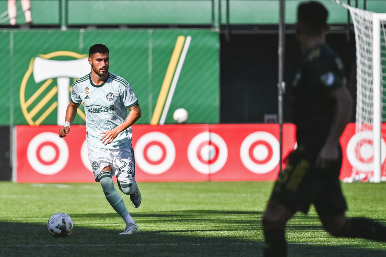 Atlanta United defender Juan José Sanchez Purata #22 dribbles the ball during the second half of the match against Portland Timbers at Providence Park in Portland, United States on Sunday September 4, 2022. (Photo by Dakota Williams/Atlanta United)
