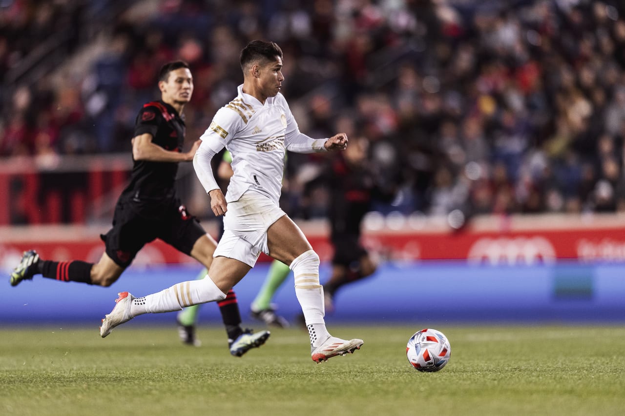 Atlanta United forward Luiz Araújo #19 dribbles the ball during the match against New York Red Bulls at Red Bull Arena in Harrison, New Jersey on Wednesday November 3, 2021. (Photo by Jacob Gonzalez/Atlanta United)