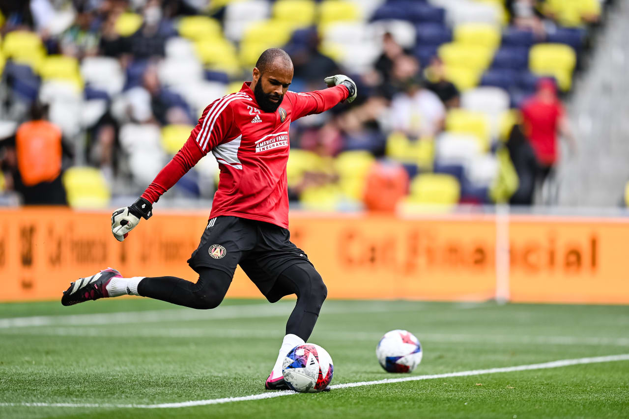 Atlanta United goalkeeper Clément Diop #25 warms up before the match against Nashville SC at GEODIS Park in Nashville, TN on Saturday, April 29, 2023. (Photo by Mitchell Martin/Atlanta United)