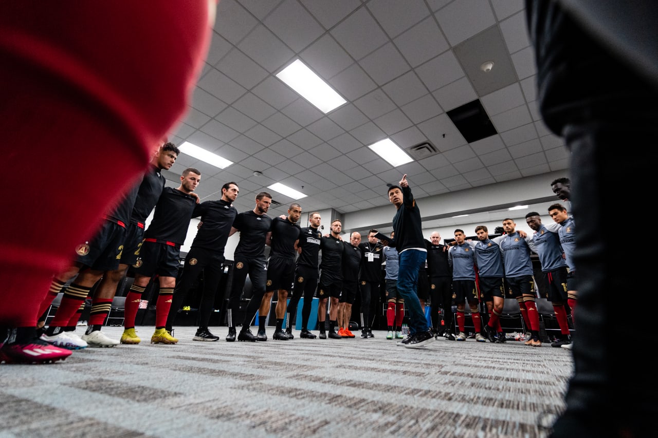 Atlanta United Head Coach Gonzalo Pineda talks to his players before the match against Charlotte FC at Bank of America Stadium in Charlotte, North Carolina on Saturday, March11, 2023. (Photo by Mitch Martin/Atlanta United)