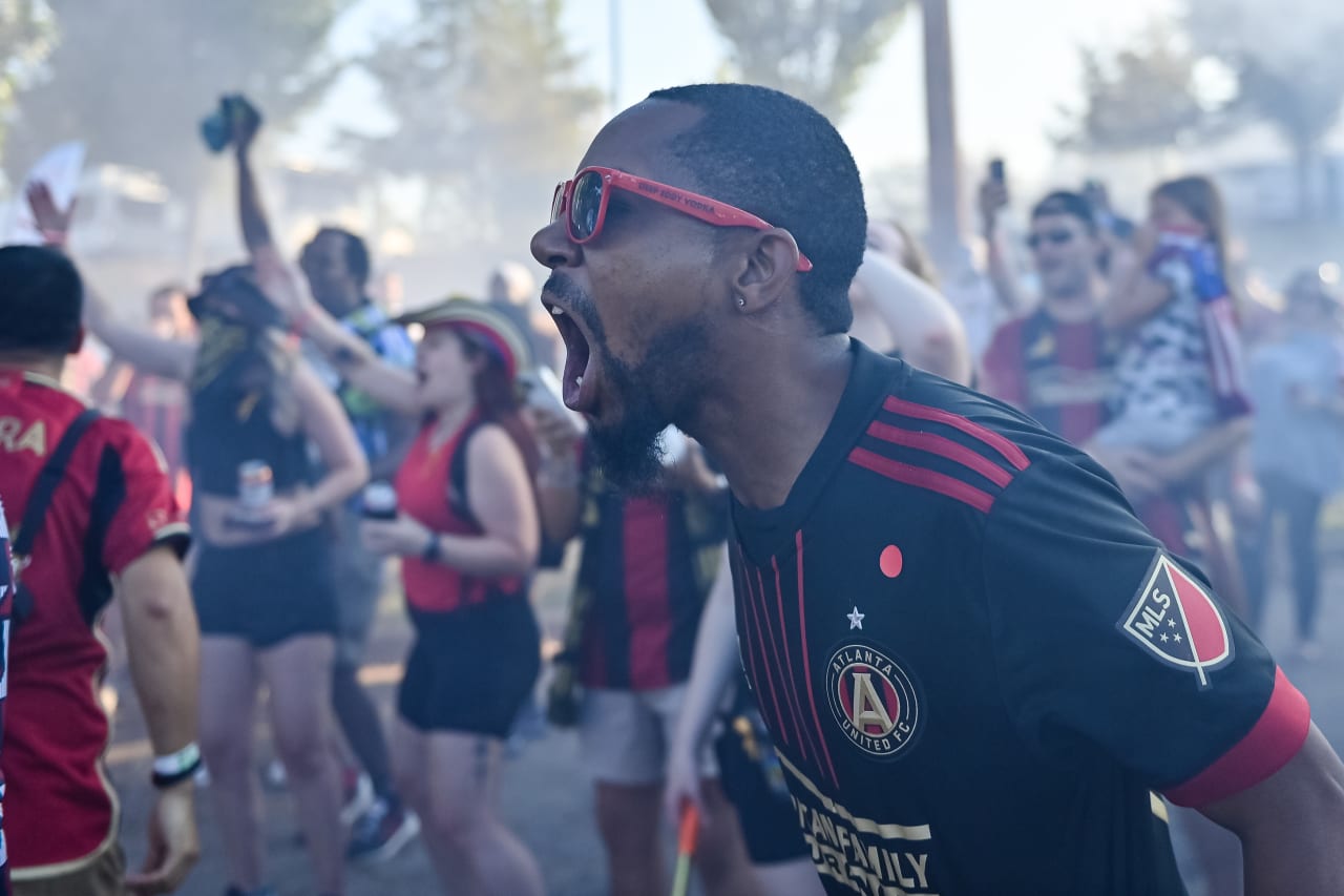 Supporters march prior to the match against CF Montreal at Mercedes-Benz Stadium in Atlanta, GA on Saturday, September 23, 2023. (Photo by Asher Greene/Atlanta United)