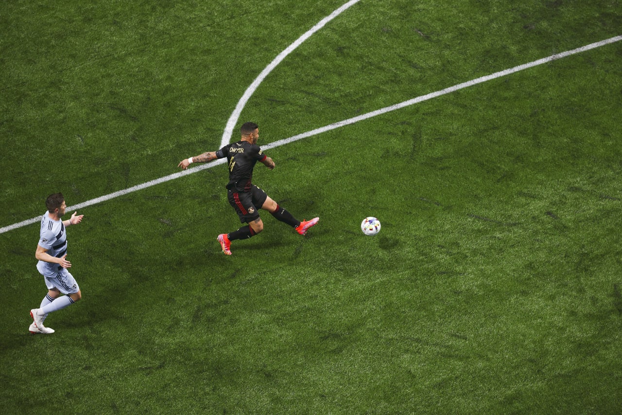 Atlanta United forward Dom Dwyer scores a goal during the 2022 Opening Day match against Sporting Kansas City at Mercedes-Benz Stadium in Atlanta, United States on Sunday February 27, 2022. (Photo by Matthew Grimes/Atlanta United)