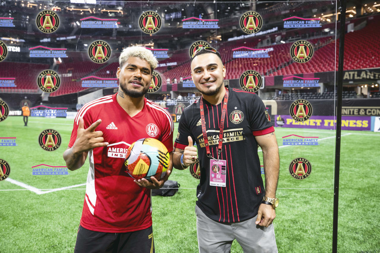 Atlanta United forward Josef Martinez #7 is awarded man of the match after the match against Pachuca at Mercedes-Benz Stadium in Atlanta, United States on Tuesday June 14, 2022. (Photo by AJ Reynolds/Atlanta United)