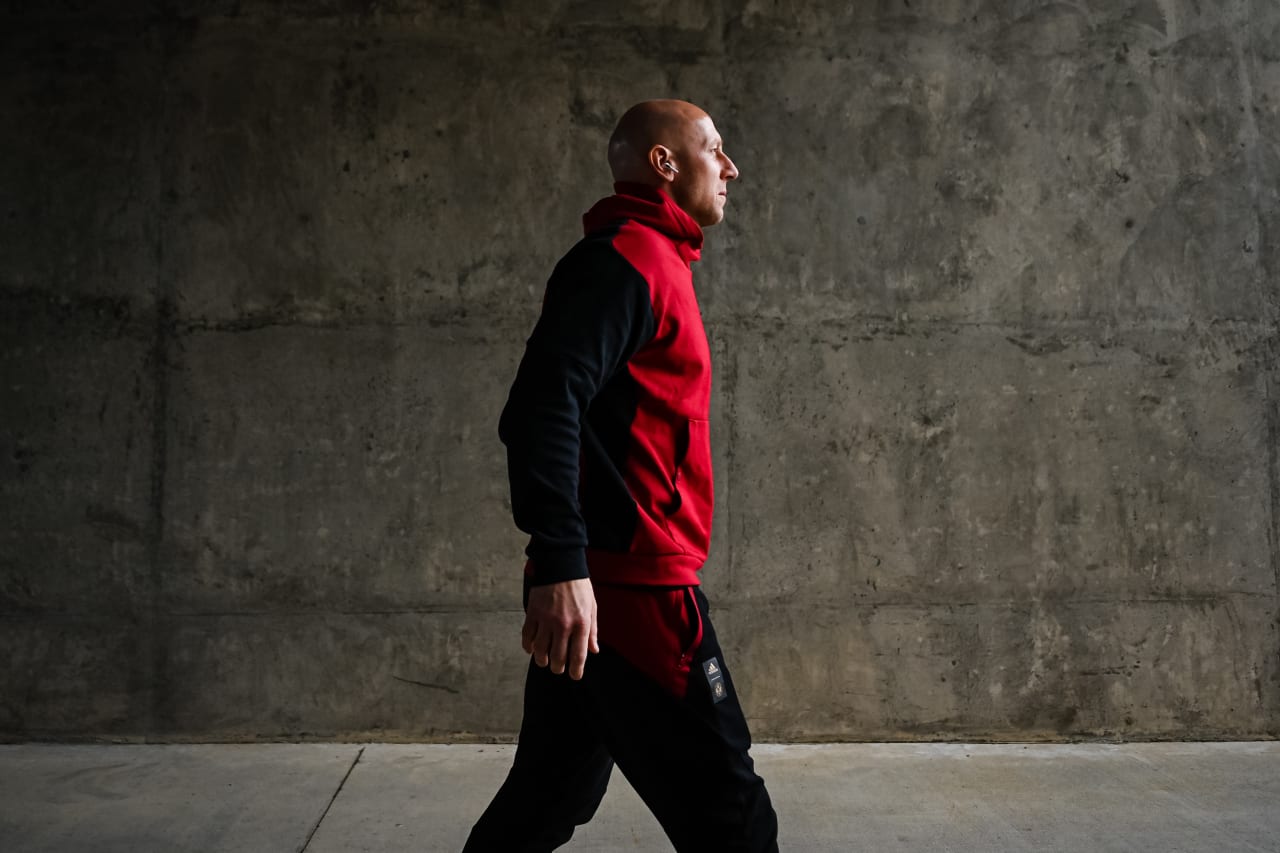 Atlanta United goalkeeper Brad Guzan #1 arrives before the match against Columbus Crew at Lower.com Field in Columbus, OH on Saturday March 25, 2023. (Photo by Mitchell Martin/Atlanta United)