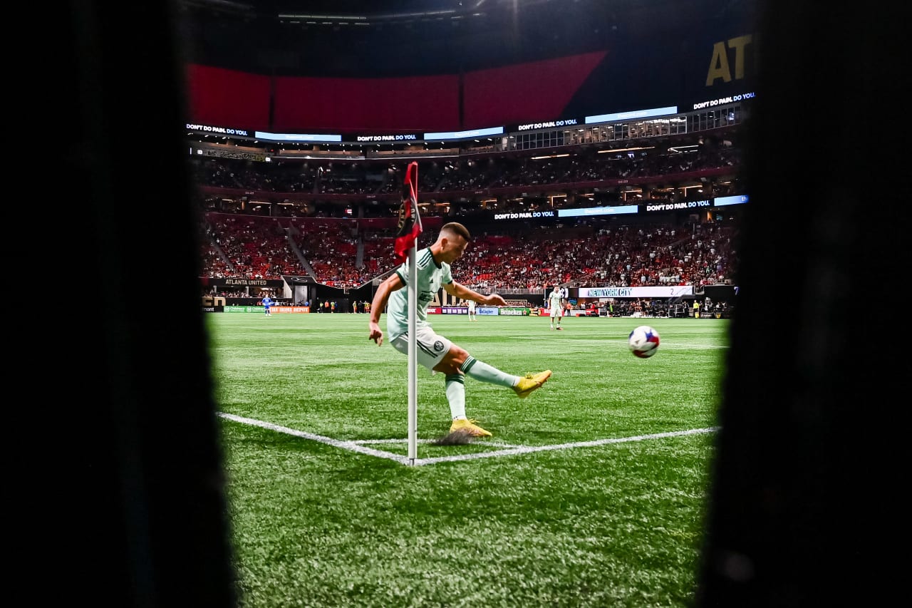 Atlanta United defender Brooks Lennon #11 kicks a corner kick during the match against New York City FC at Mercedes-Benz Stadium in Atlanta, GA on Wednesday, June 21, 2023. (Photo by Brandon Magnus/Atlanta United)