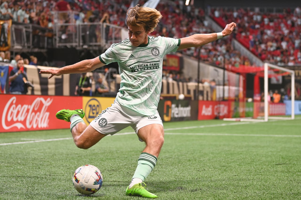 Atlanta United defender Aiden McFadden #37 passes during the first half of the match against Seattle Sounders FC at Mercedes-Benz Stadium in Atlanta, United States on Saturday August 6, 2022. (Photo by Mitchell Martin/Atlanta United)