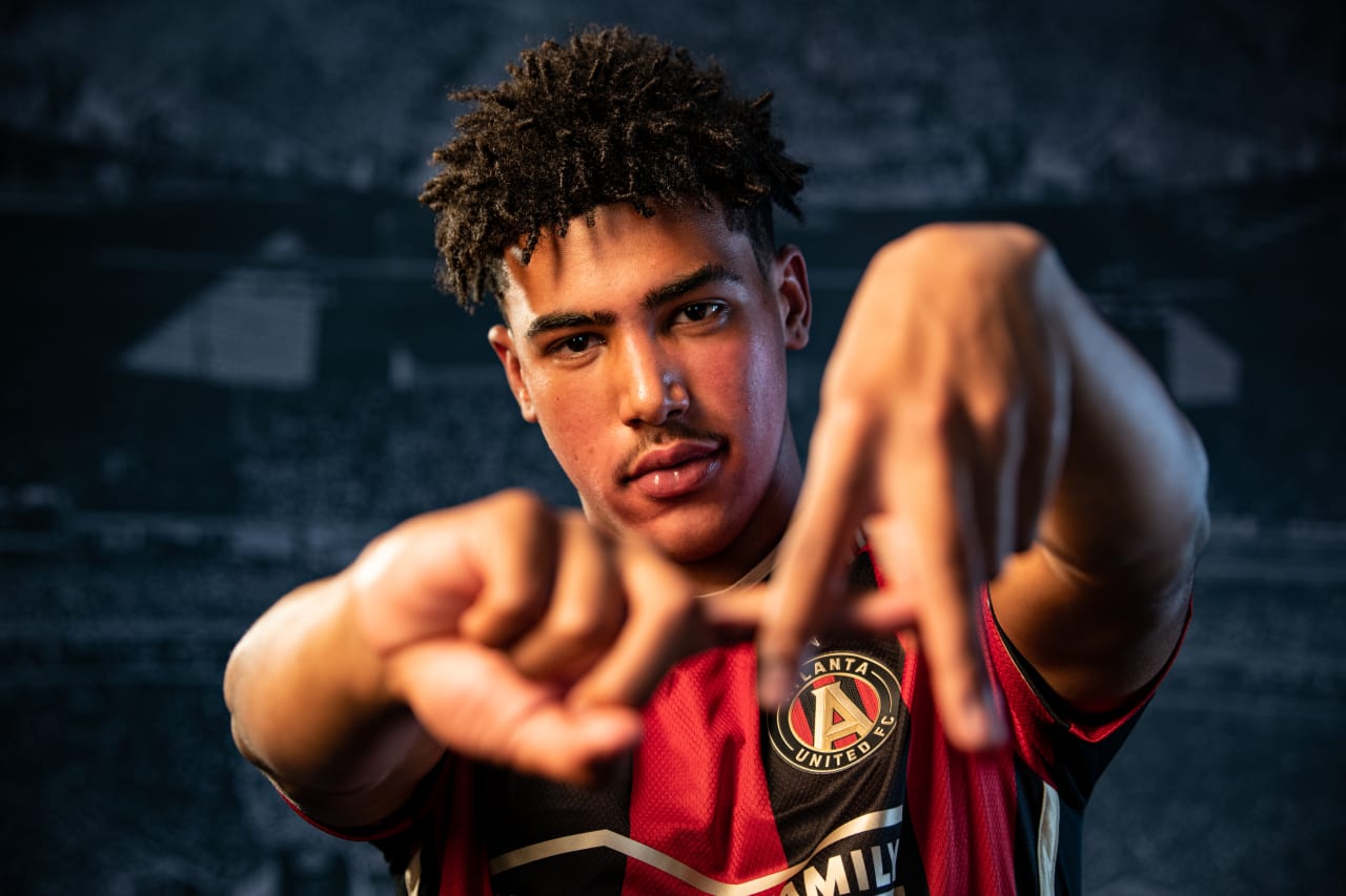Detailed photos of the Atlanta United's new primary kit, the 17s' kit.