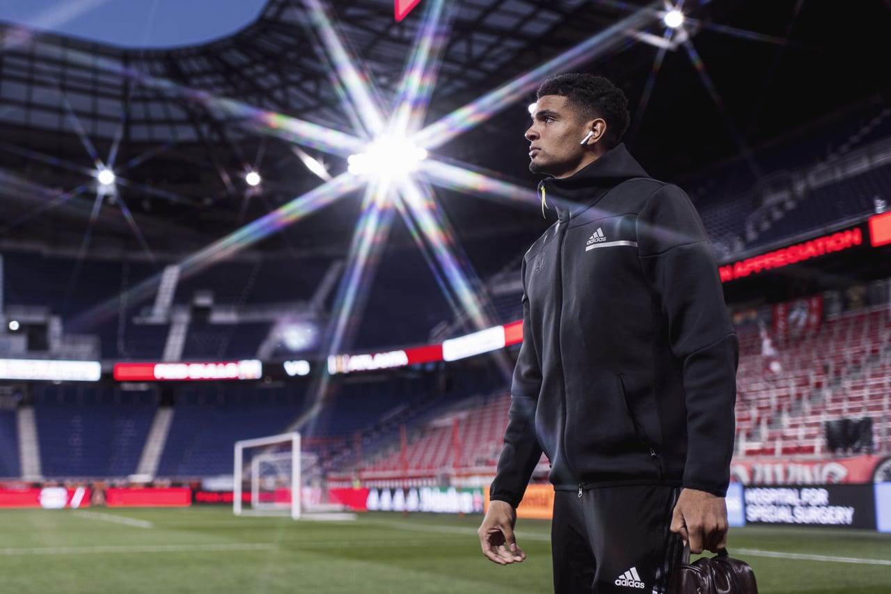 Atlanta United defender Miles Robinson #12 arrives to the stadium before the match against New York Red Bulls at Red Bull Arena in Harrison, New Jersey on Wednesday November 3, 2021. (Photo by Jacob Gonzalez/Atlanta United)