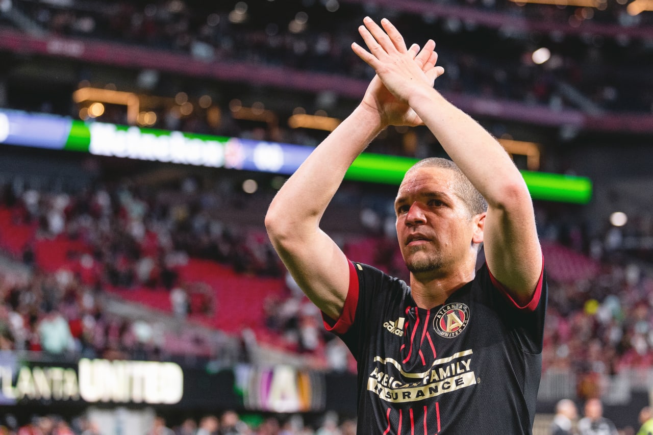 Atlanta United midfielder Osvaldo Alonso #16 thanks supporters after the match against CF Montreal at Mercedes-Benz Stadium in Atlanta, United States on Saturday March 19, 2022. (Photo by Dakota Williams/Atlanta United)