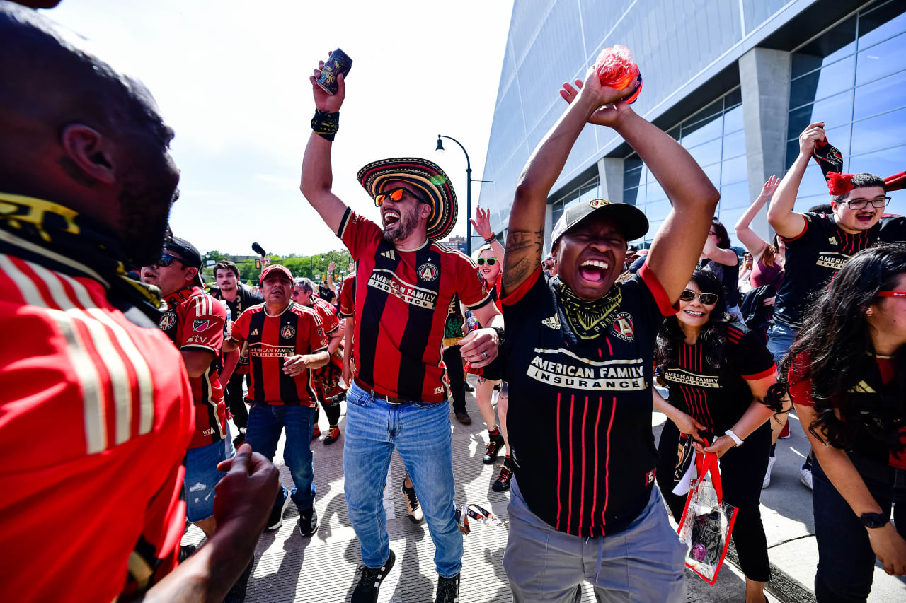 Supporters march prior to the match against Chicago Fire FC at Mercedes-Benz Stadium in Atlanta, GA on Sunday, April 23, 2023. (Photo by Kyle Hess/Atlanta United)