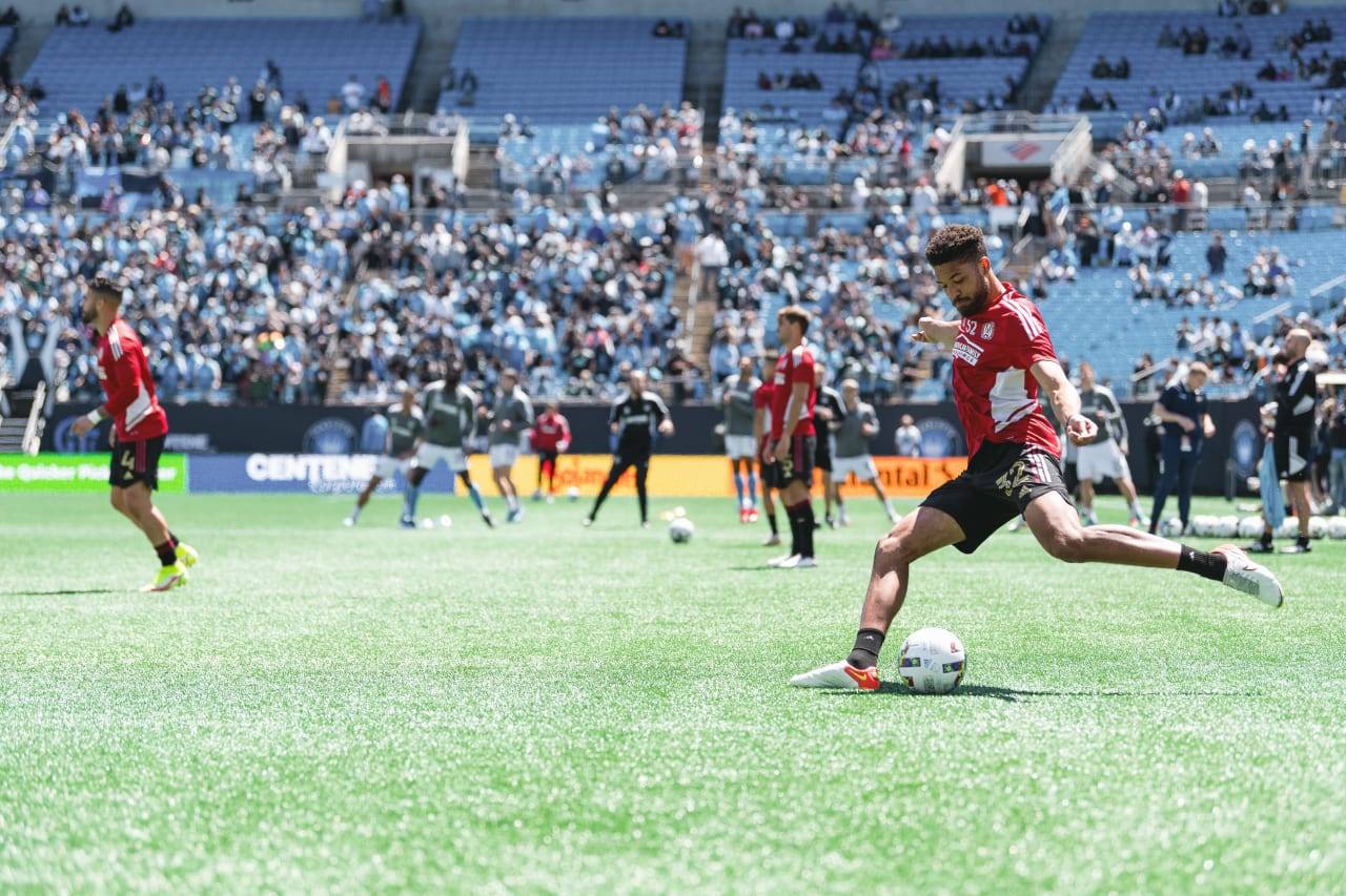 Atlanta United defender George Campbell #32 warms up before the match against Charlotte FC at Bank of America Stadium in Charlotte, United States on Sunday April 10, 2022. (Photo by Dakota Williams/Atlanta United)