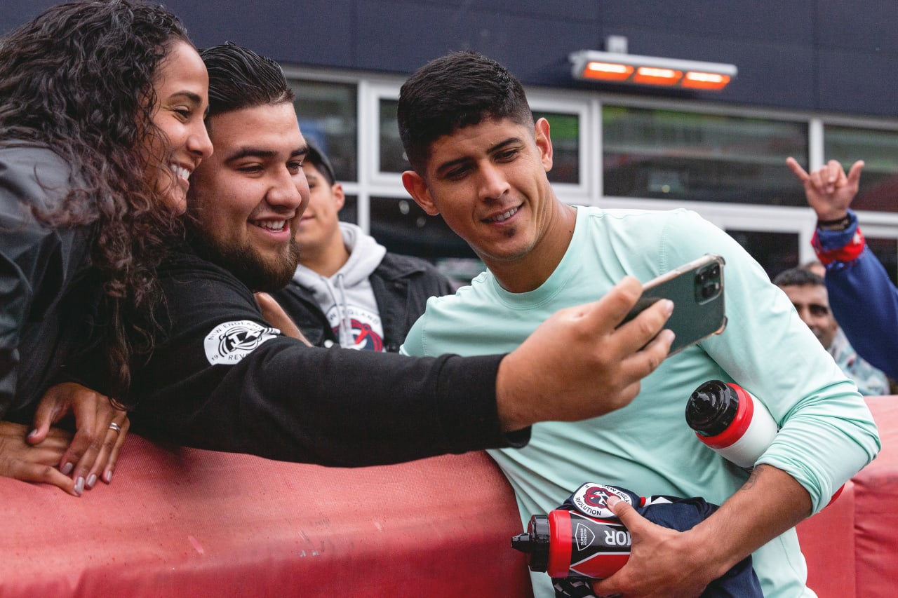 Atlanta United defender Alan Franco #6 takes a photo with fans after the match against New England Revolution at Gillette Stadium in Foxborough, Massachusetts, on Saturday October 1, 2022. (Photo by Dakota Williams/Atlanta United)