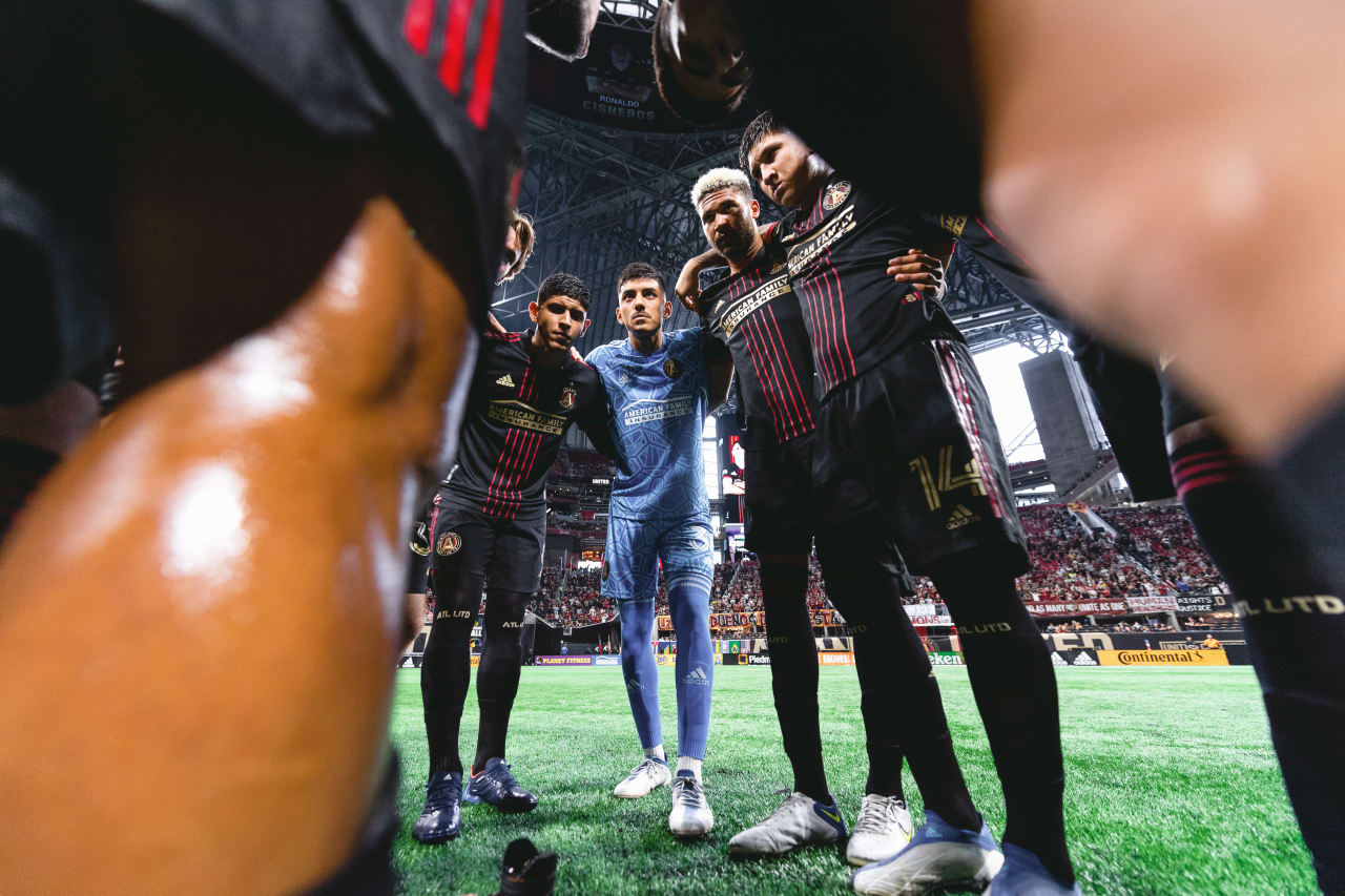 Starting XI huddle before the match against Austin FC at Mercedes-Benz Stadium in Atlanta, United States on Saturday July 9, 2022. (Photo by Dakota Williams/Atlanta United)