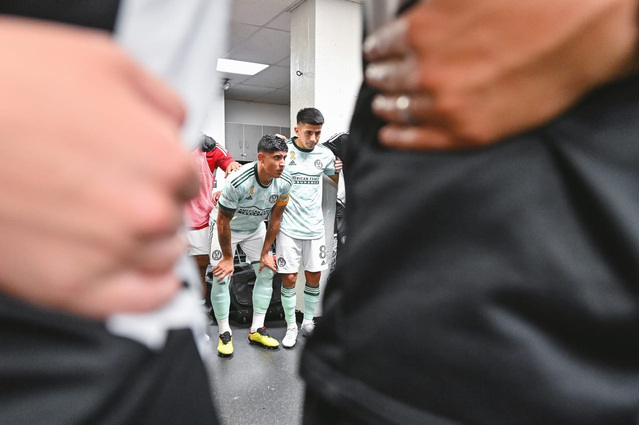 Atlanta United players huddle in the locker room before the match against Portland Timbers at Providence Park in Portland, United States on Sunday September 4, 2022. (Photo by Dakota Williams/Atlanta United)