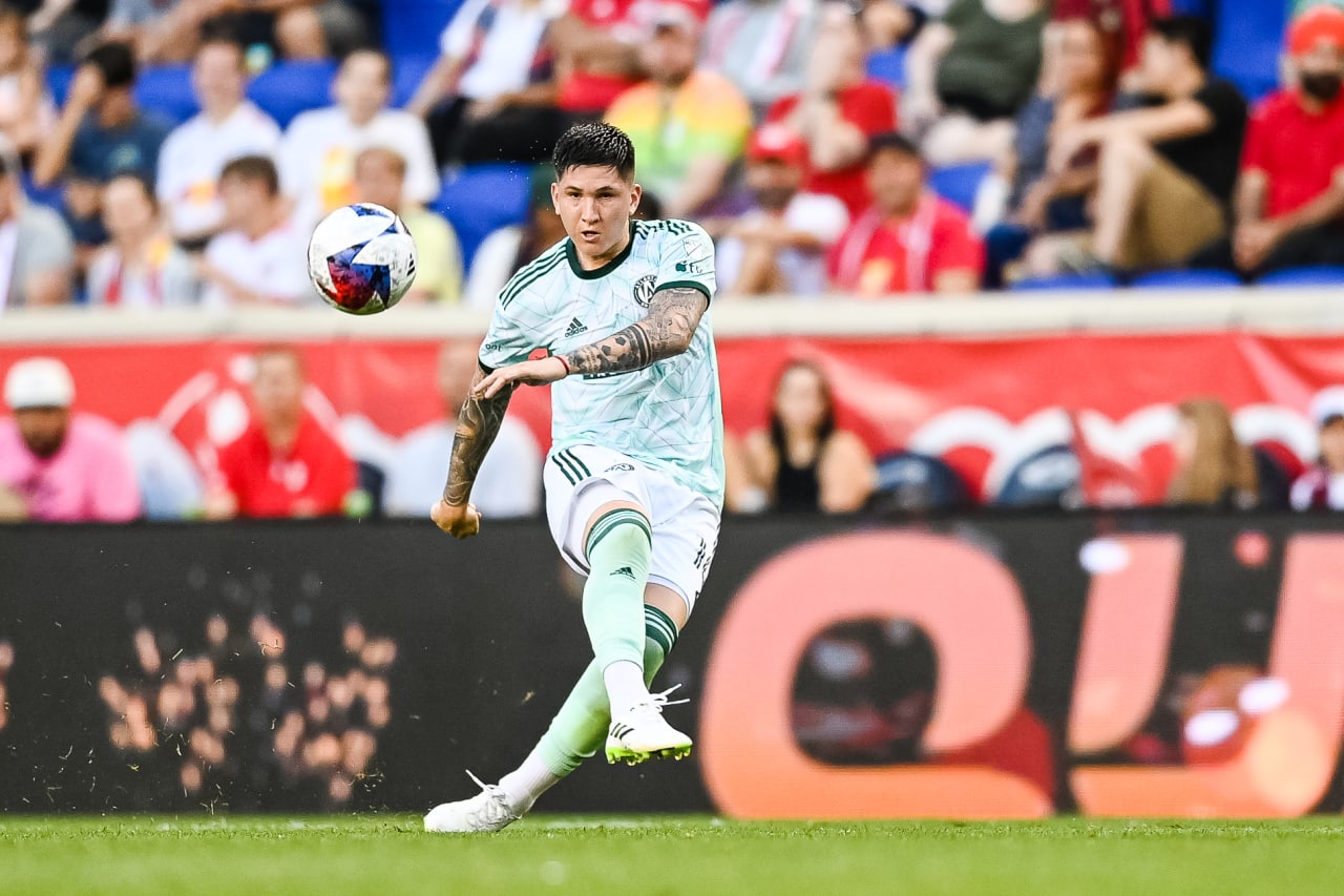 Atlanta United midfielder Franco Ibarra #14 passes the ball during the match against New York Red Bulls at Red Bull Arena in Harrison, NJ on Saturday, June 24, 2023. (Photo by Mitchell Martin/Atlanta United)