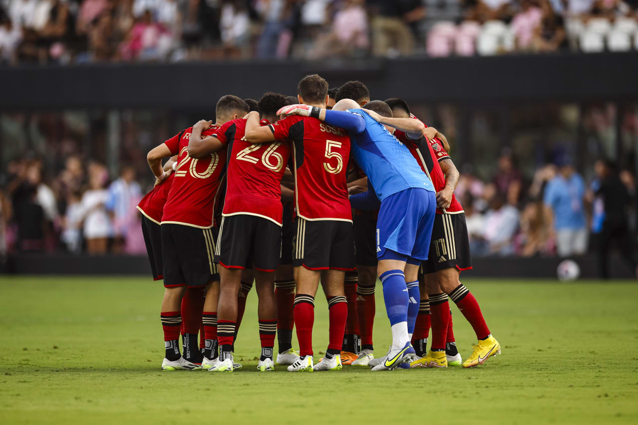 Starting XI huddle prior to the match against Inter Miami at DRV PNK Stadium in Fort Lauderdale, FL on Tuesday, July 25, 2023. (Photo by James Gilbert/Atlanta United)
