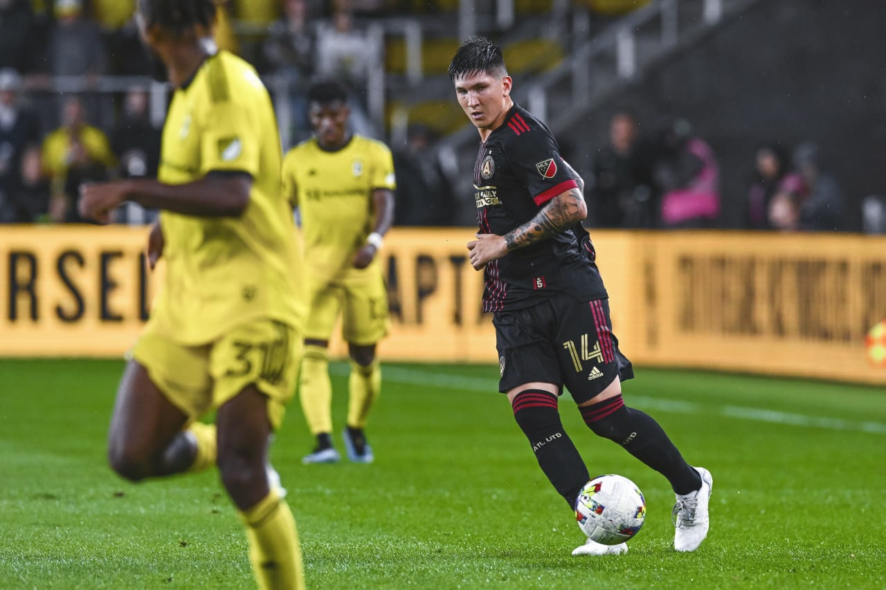 Atlanta United midfielder Franco Ibarra #14dribbles the ball during the match against Columbus Crew at Lower.com Field in Columbus, United States on Sunday August 21, 2022. (Photo by Ben Jackson/Atlanta United)
