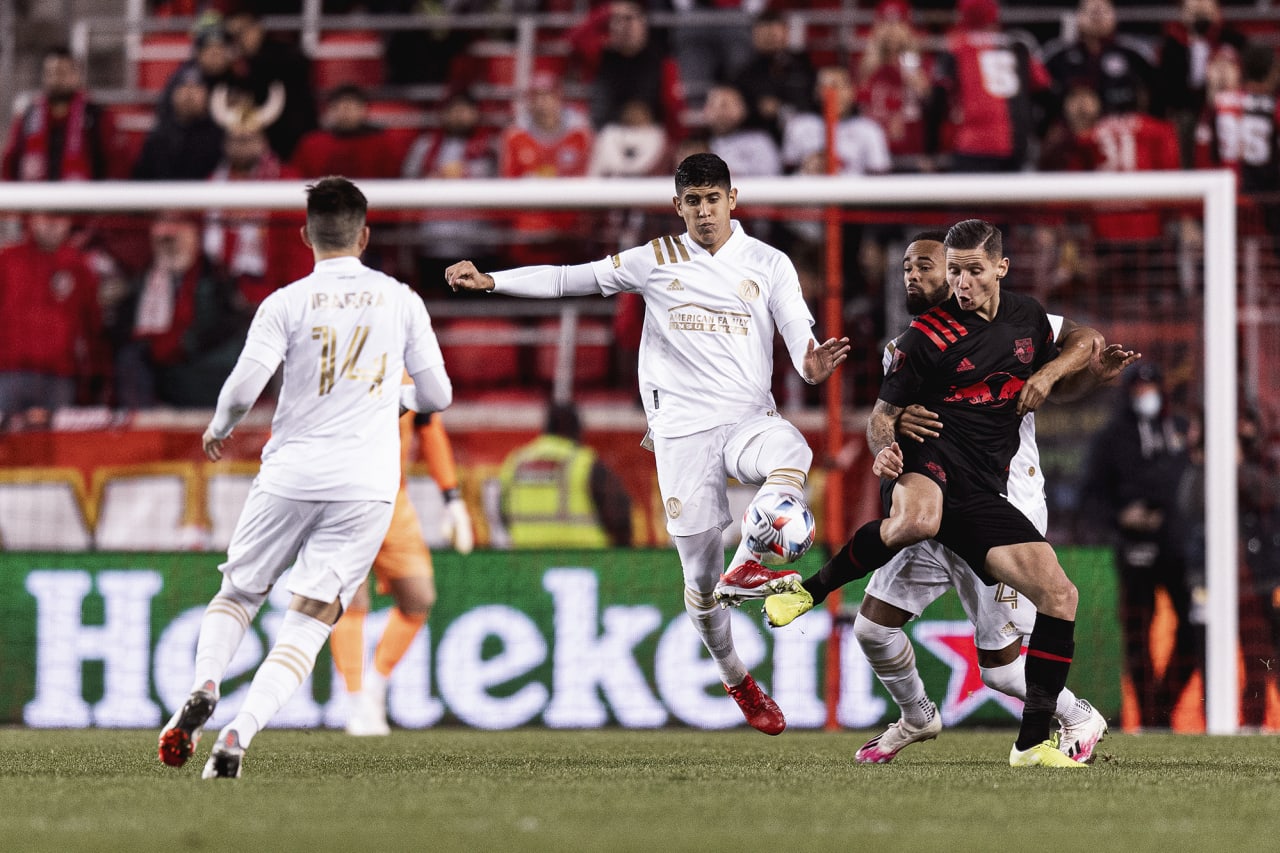 Atlanta United defender Alan Franco #6 passes the ball during the match against New York Red Bulls at Red Bull Arena in Harrison, New Jersey on Wednesday November 3, 2021. (Photo by Jacob Gonzalez/Atlanta United)