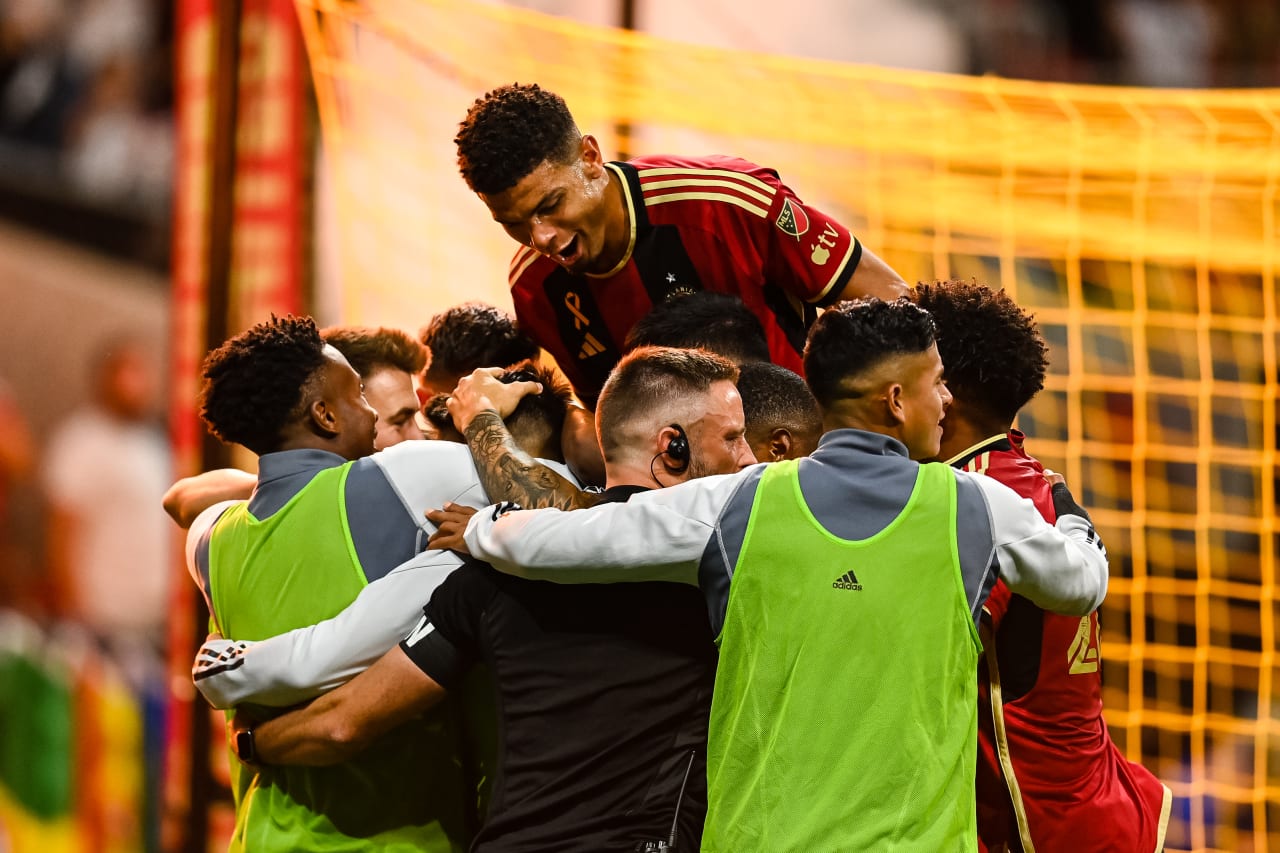 Atlanta United celebrates after a goal during the second half of the match against Inter Miami at Mercedes-Benz Stadium in Atlanta, GA on Saturday September 16, 2023. (Photo by Mitch Martin/Atlanta United)