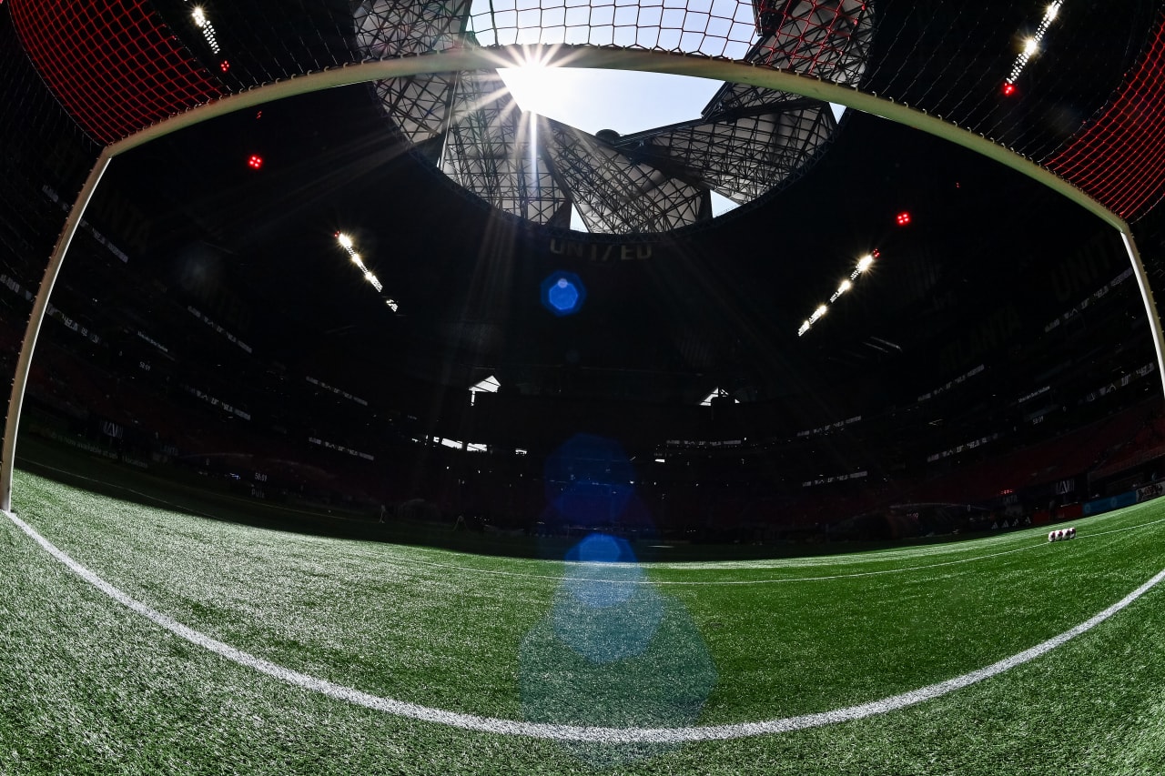 Roof opening prior to the match against Chicago Fire FC at Mercedes-Benz Stadium in Atlanta, GA on Sunday, April 23, 2023. (Photo by Brandon Magnus/Atlanta United)