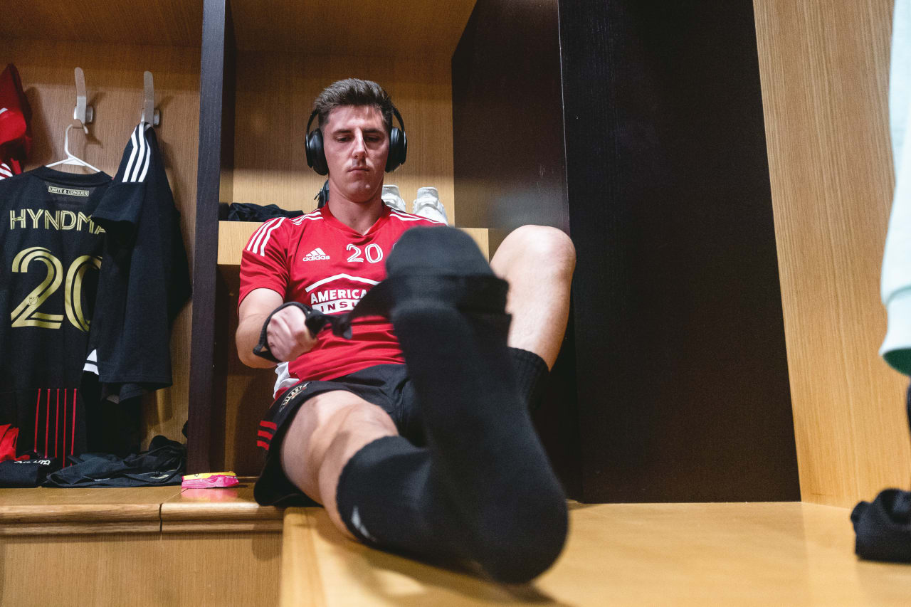Atlanta United midfielder Emerson Hyndman #20 stretches in the locker room before the match against Chattanooga FC at Fifth Third Bank Stadium in Kennesaw, United States on Wednesday April 20, 2022. (Photo by Dakota Williams/Atlanta United)