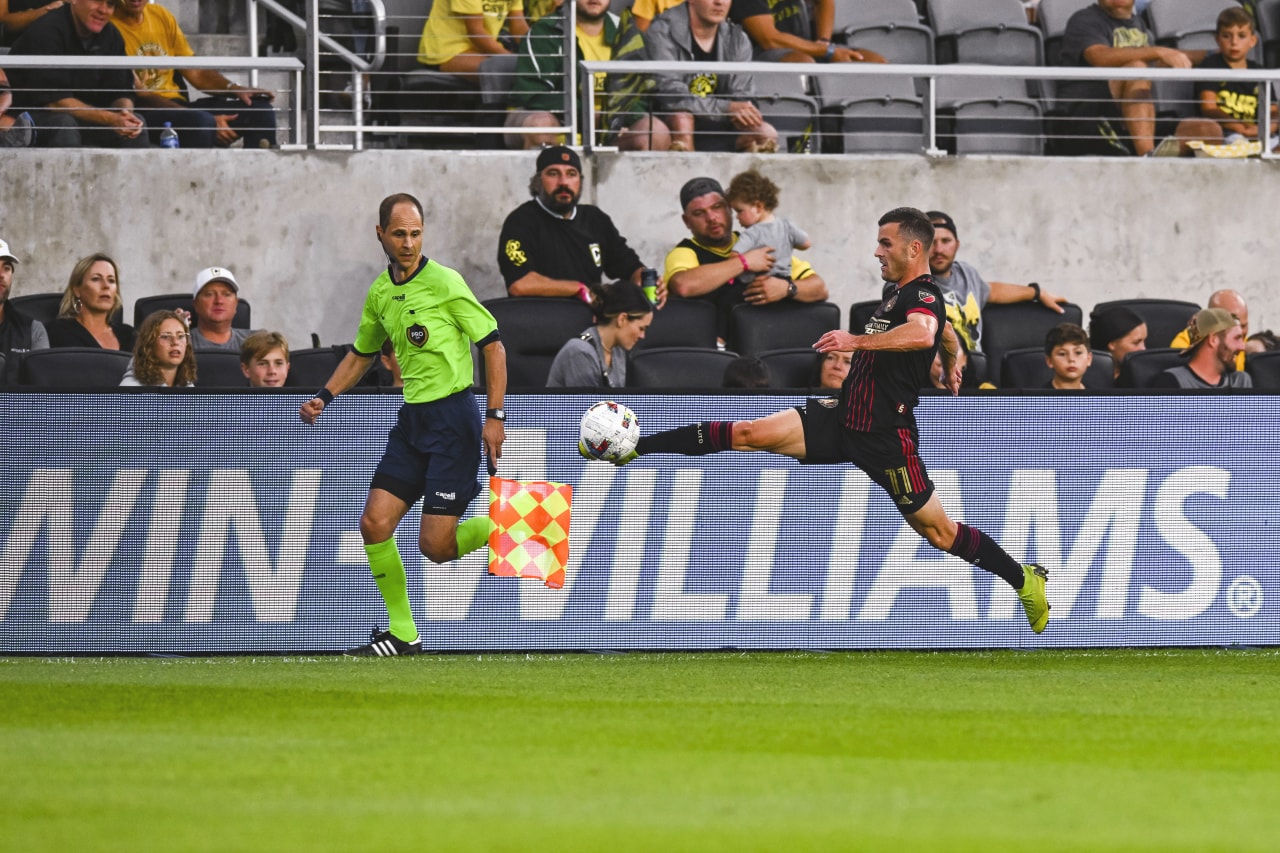 Atlanta United defender Brooks Lennon #11 dribbles the ball during the match against Columbus Crew at Lower.com Field in Columbus, United States on Sunday August 21, 2022. (Photo by Ben Jackson/Atlanta United)