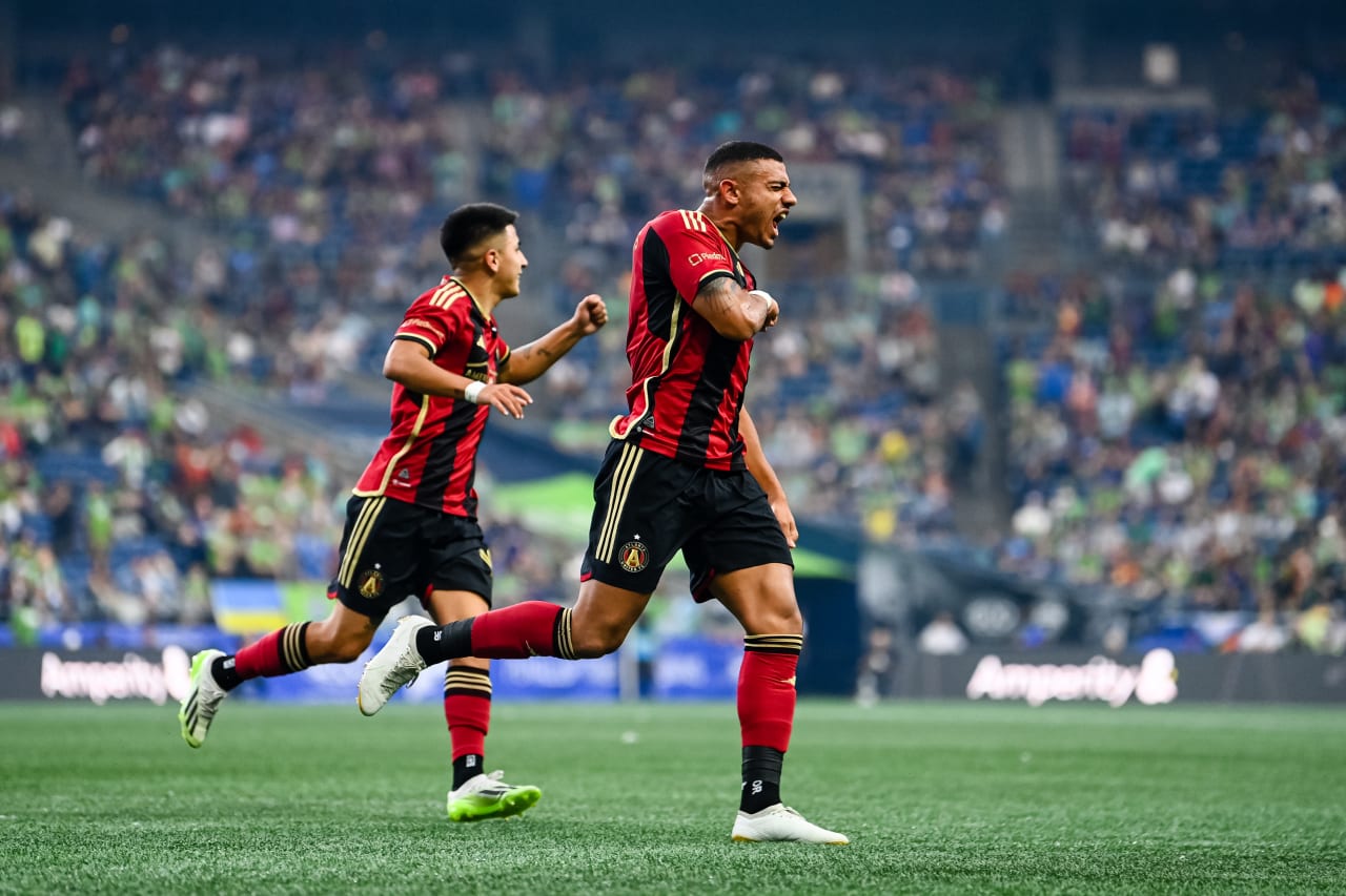 Atlanta United forward Giorgos Giakoumakis #7 celebrates with teammates after a goal during the first half of the match against Seattle Sounders FC at Lumen Field in Seattle, WA on Sunday, August 20, 2023. (Photo by Mitch Martin/Atlanta United)