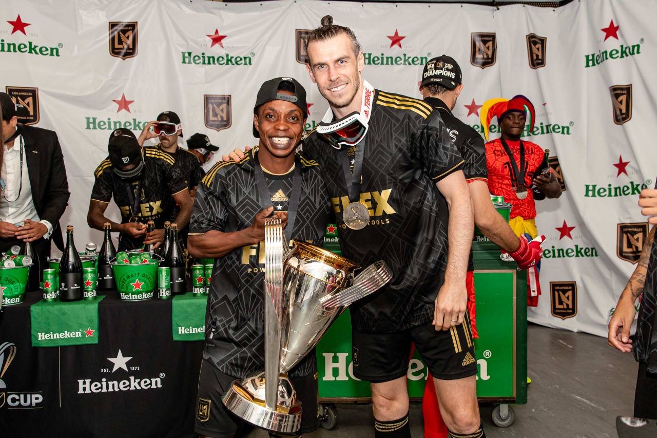 Gareth Bale & Latif Blessing In The Locker Room With The MLS Cup Trophy