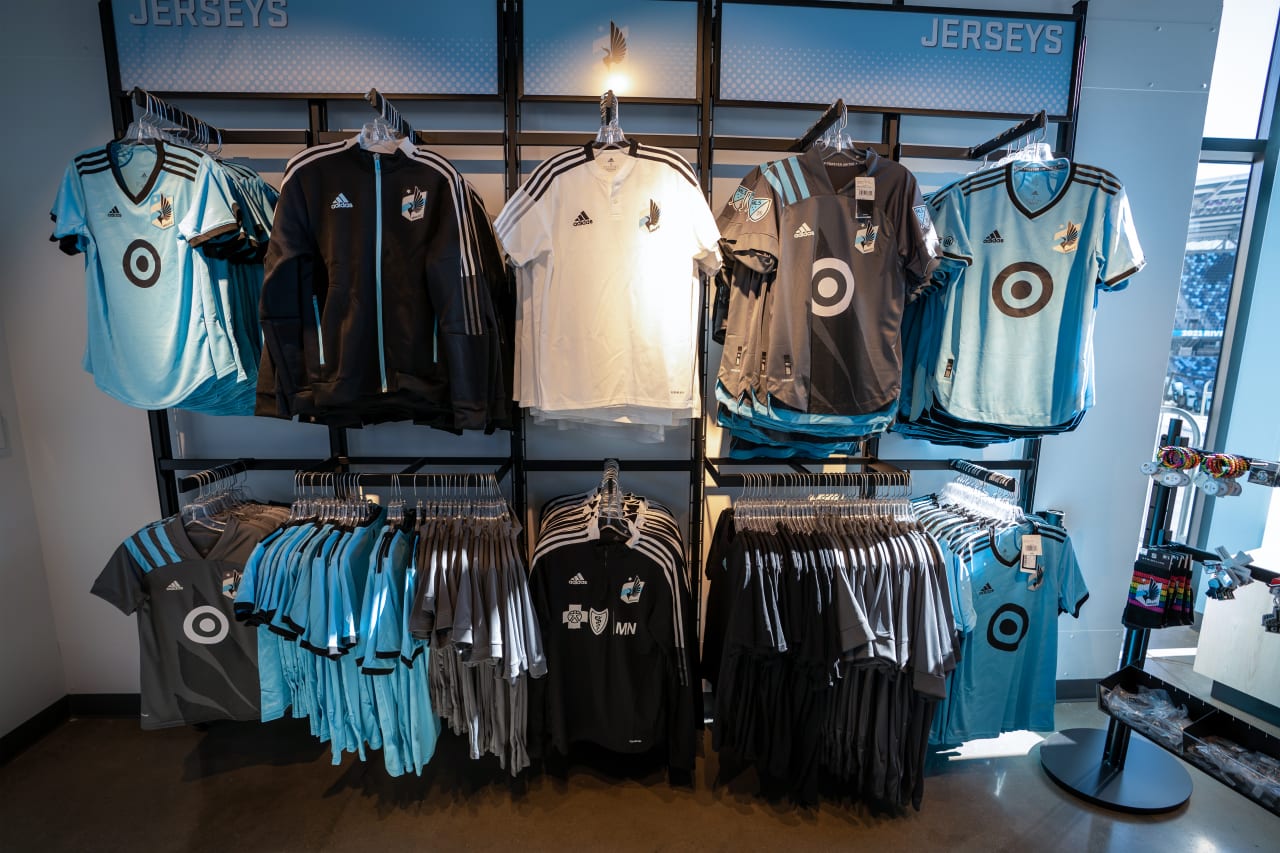 Jerseys - Get your wing kit for 40% off!